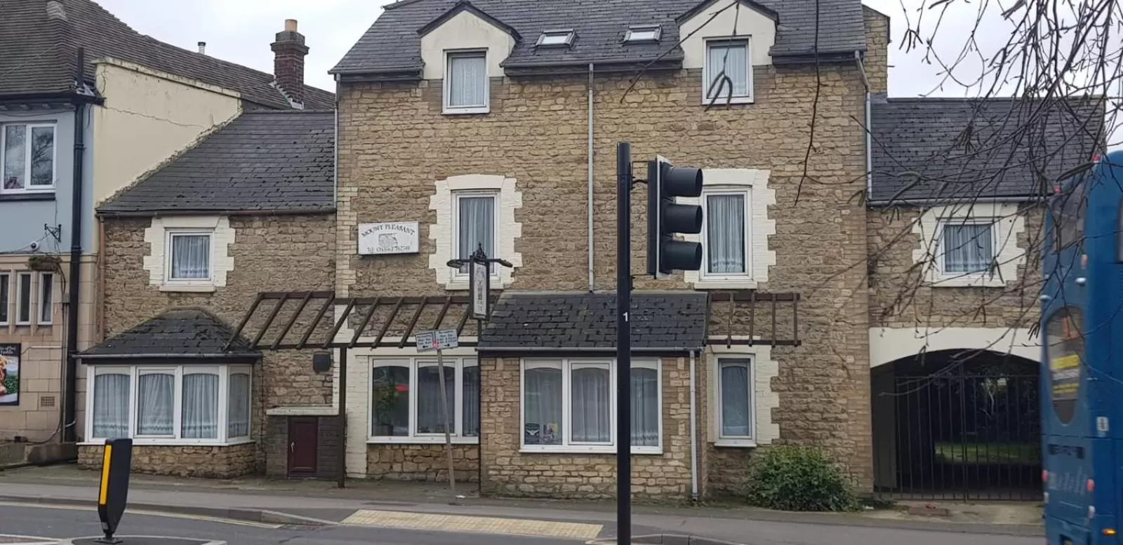 Facade/entrance in Mount Pleasant Hotel