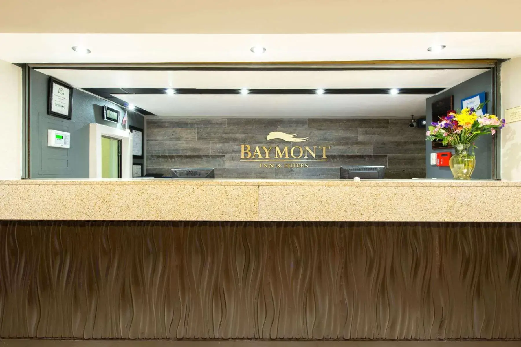 Lobby or reception in Baymont by Wyndham Louisville East