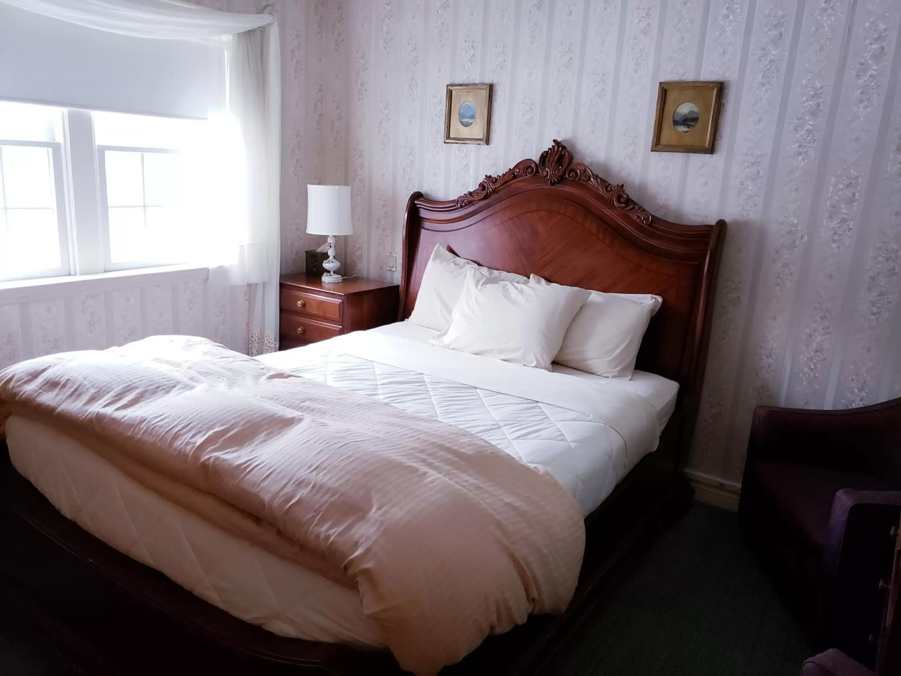 Bed in Lowell Inn