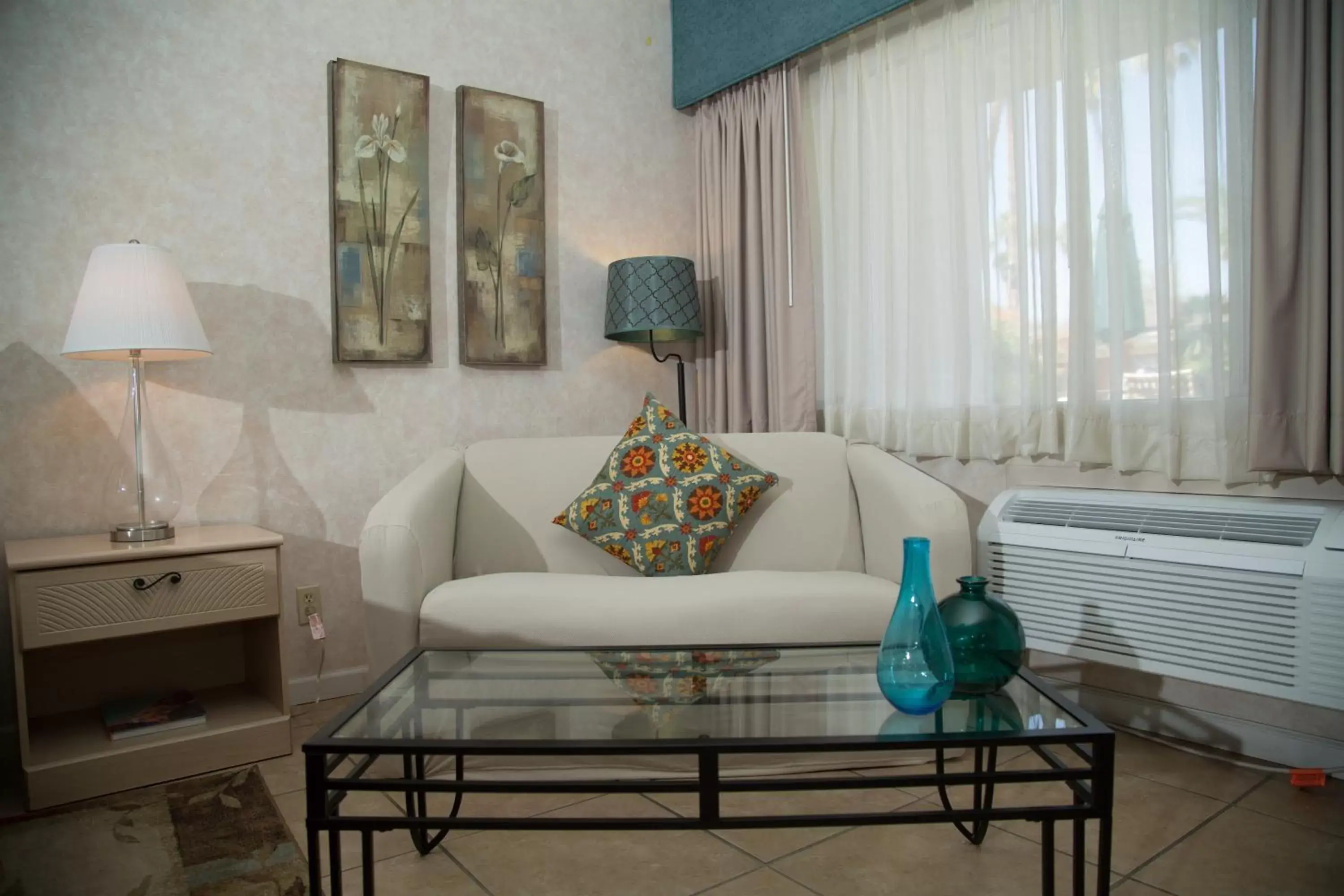 Living room, Seating Area in The Inn at Deep Canyon