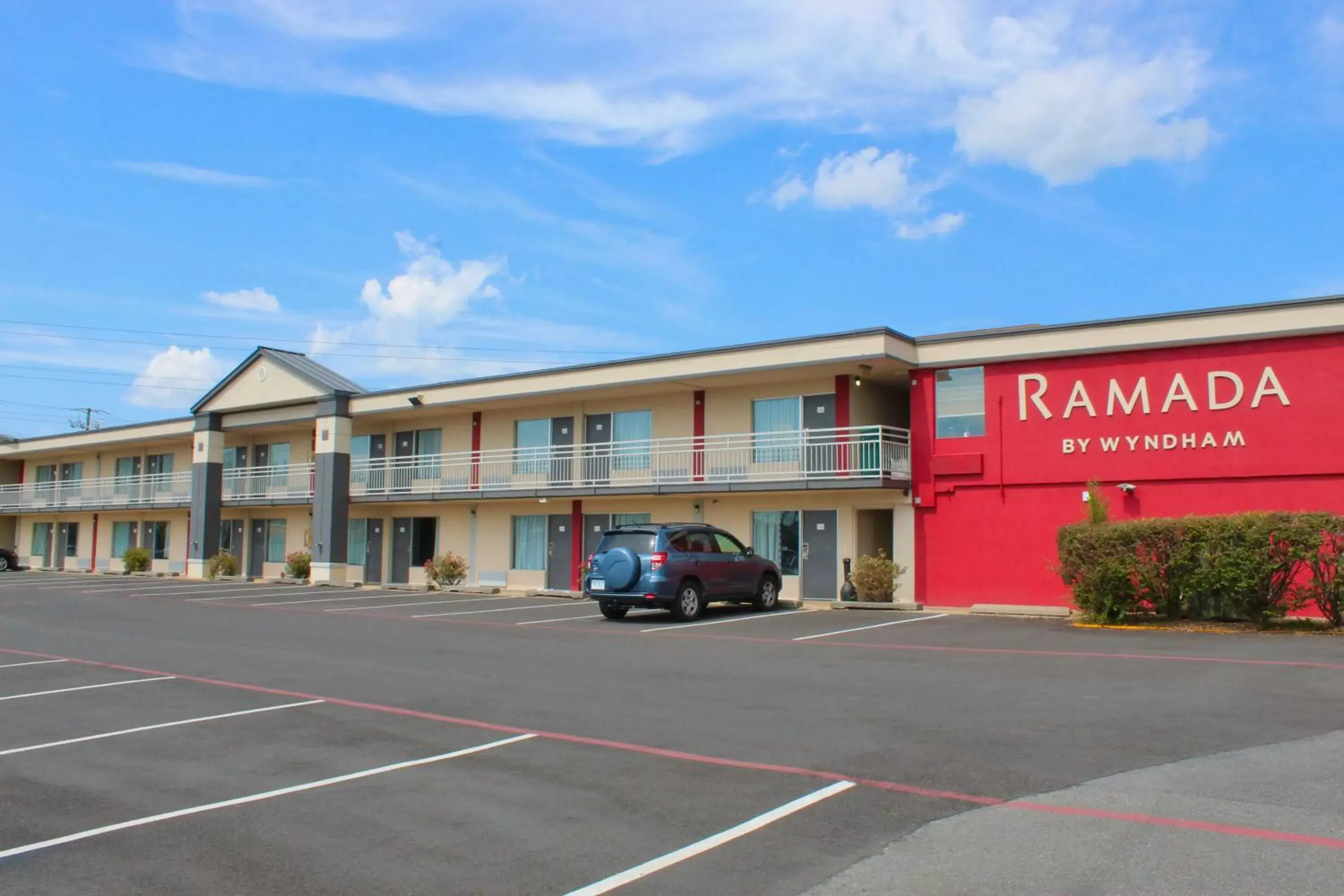 Property building in Ramada by Wyndham Harrisonburg Property building in Ramada by Wyndham Harrisonburg