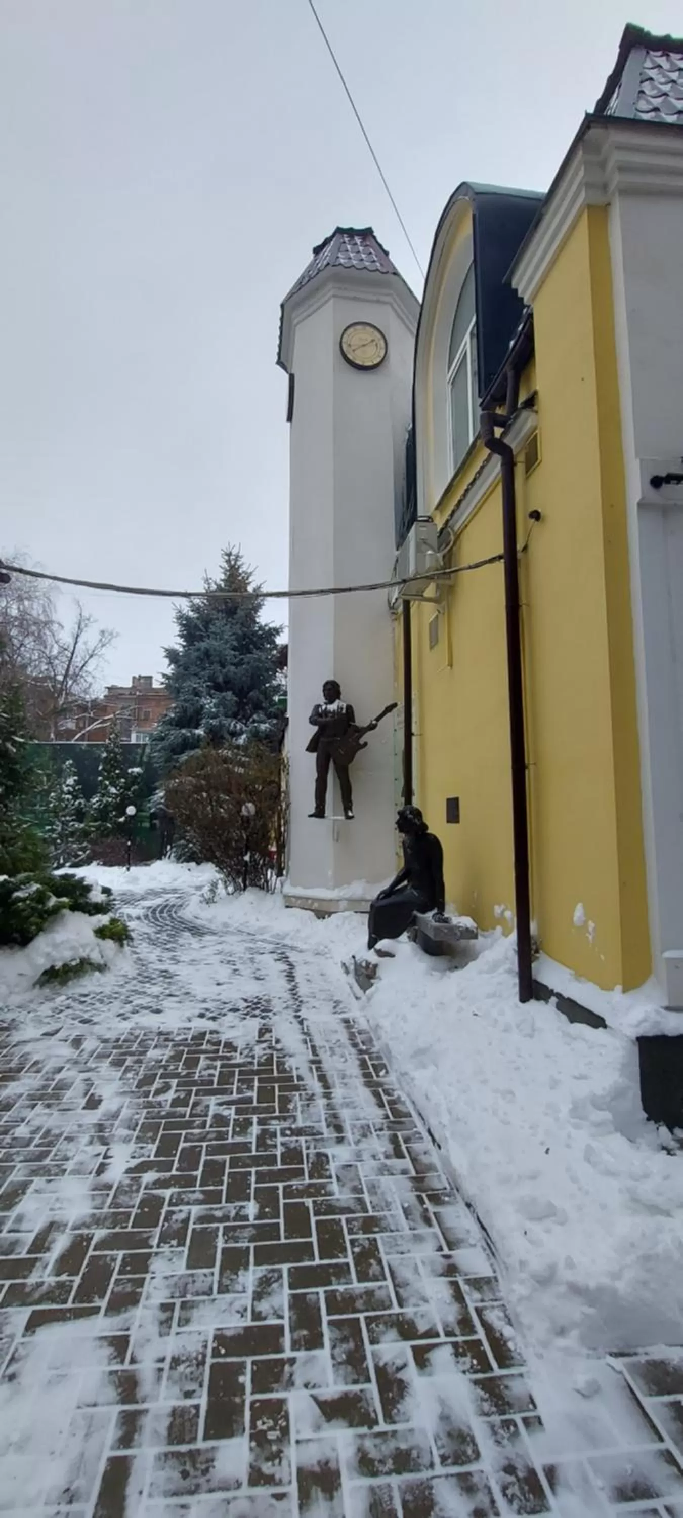 Property building in Hotel "Mandarin Clubhouse"