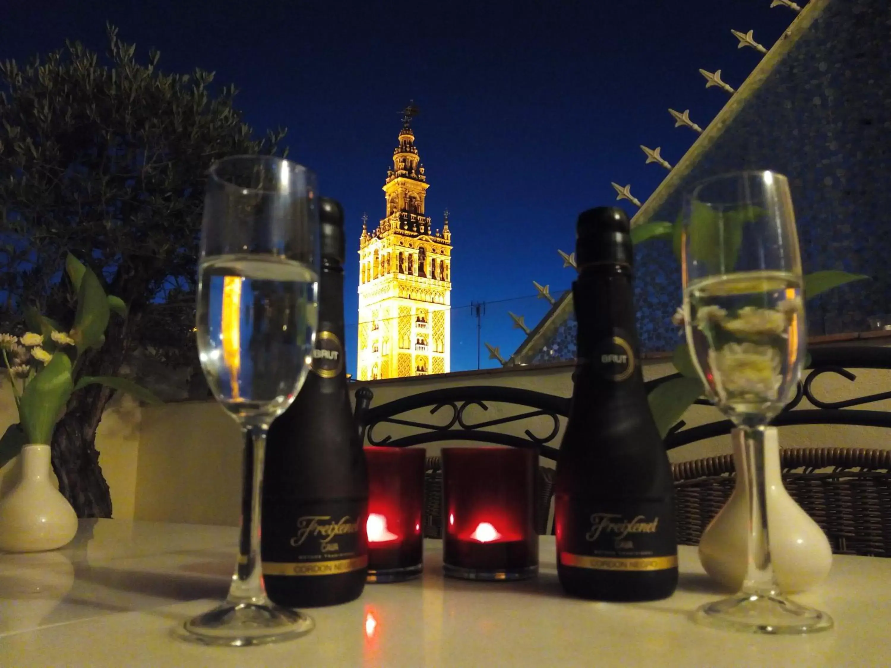 Night, Nearby Landmark in Hotel Palacio Alcázar