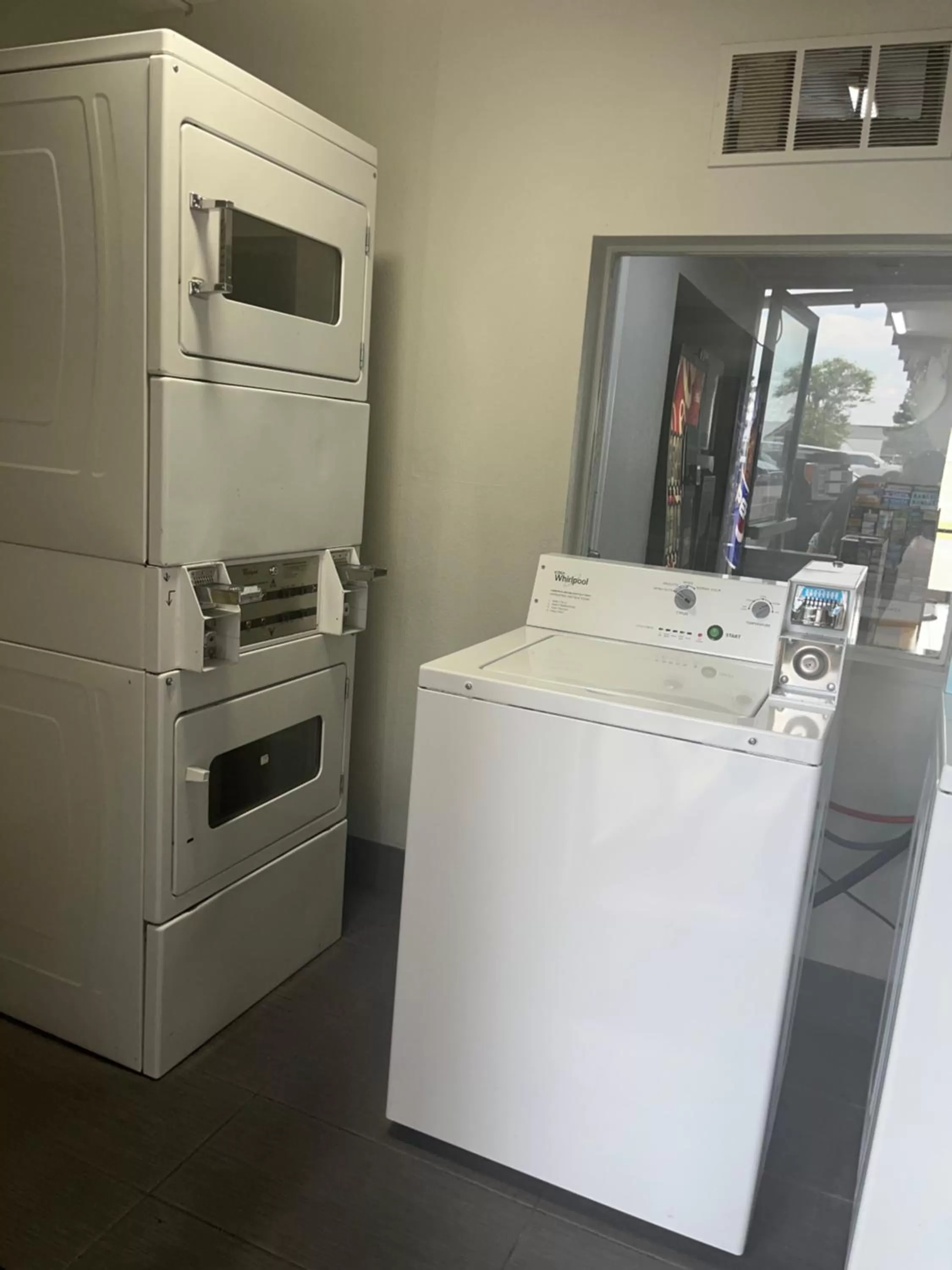 washing machine in Motel 6-Wichita, KS - AIRPORT