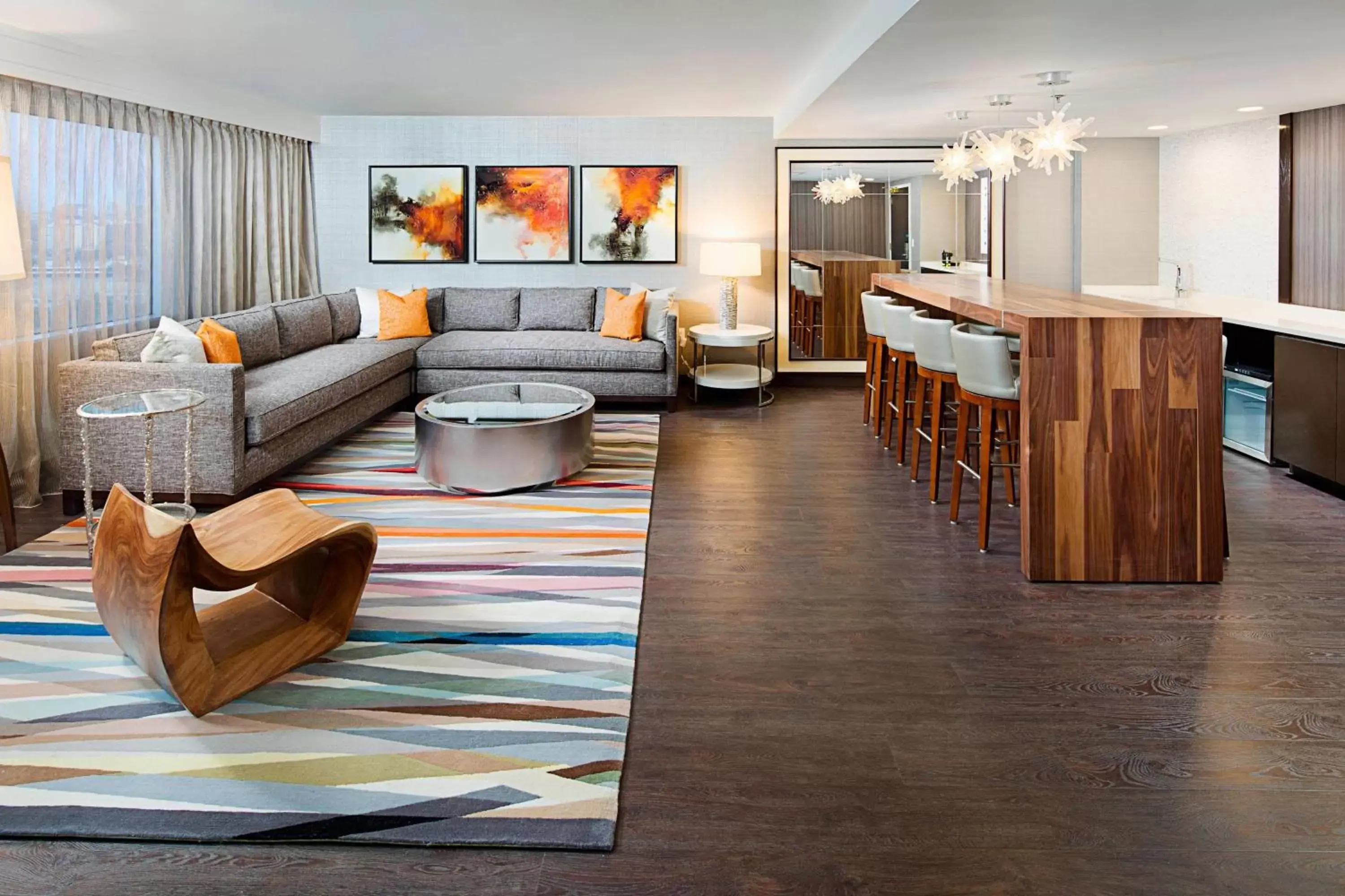 Living room, Seating Area in Dallas Marriott Suites Medical/Market Center