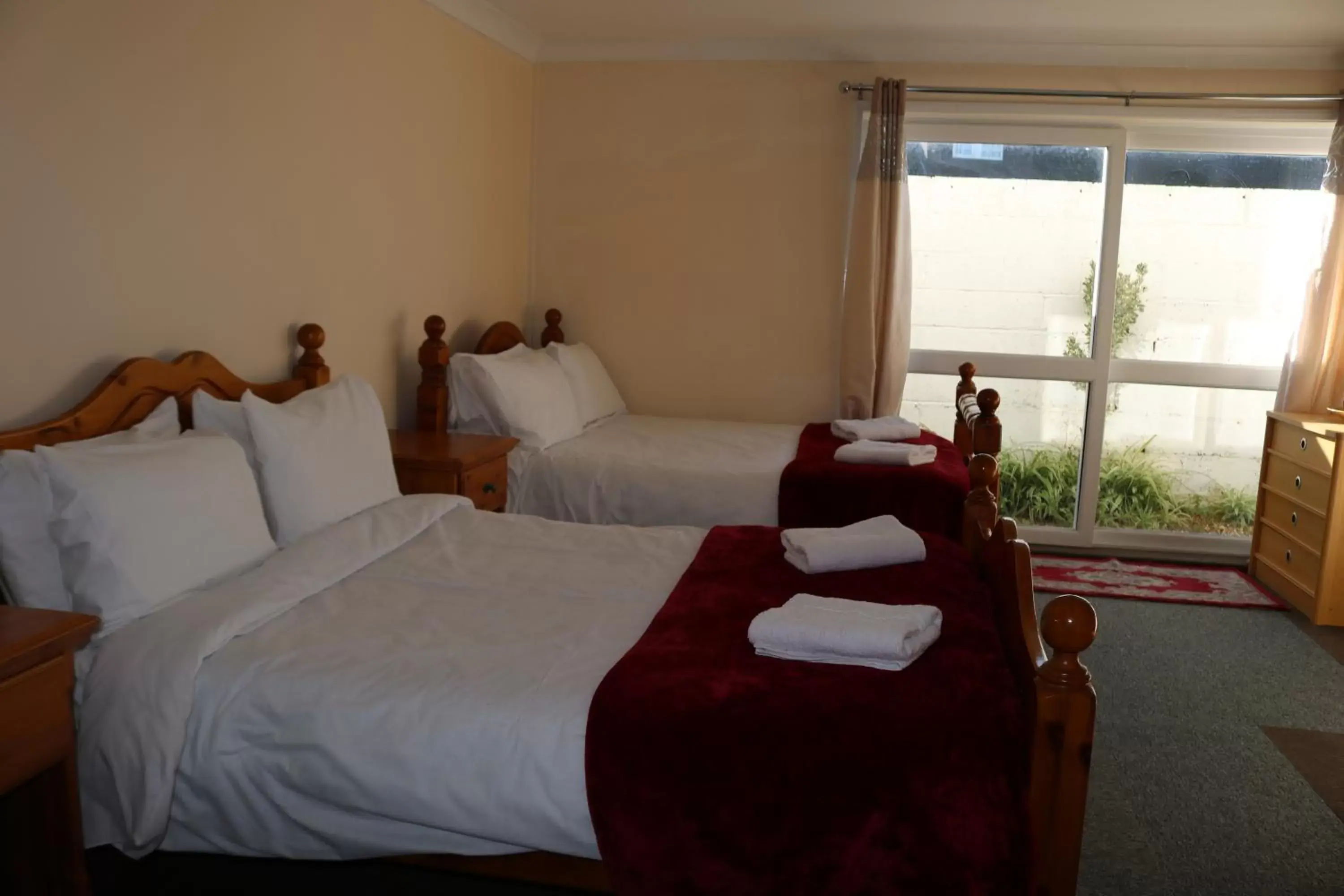 Bedroom, Bed in Littlestone Hotel