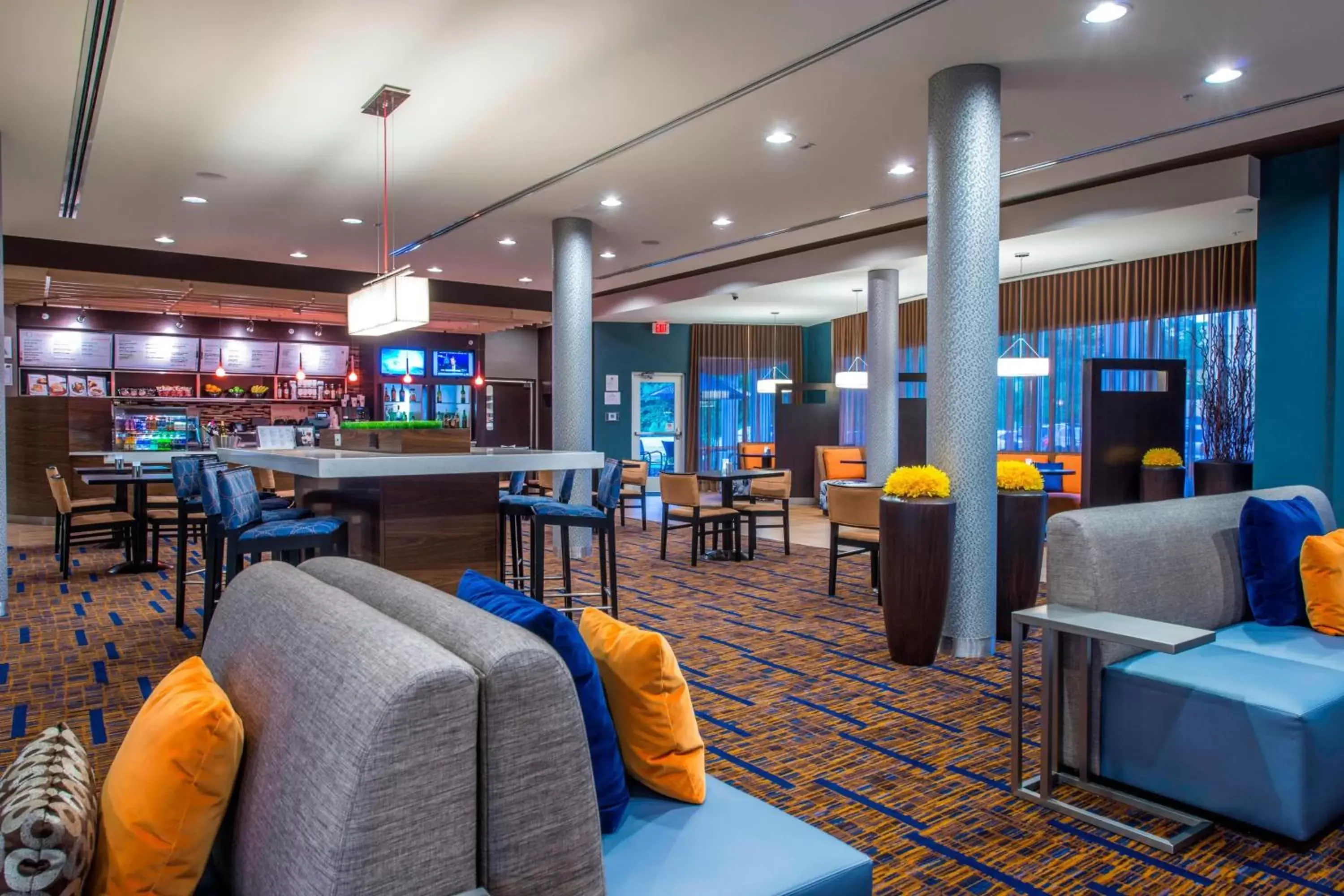 Restaurant/places to eat, Lounge/Bar in Courtyard by Marriott Columbus