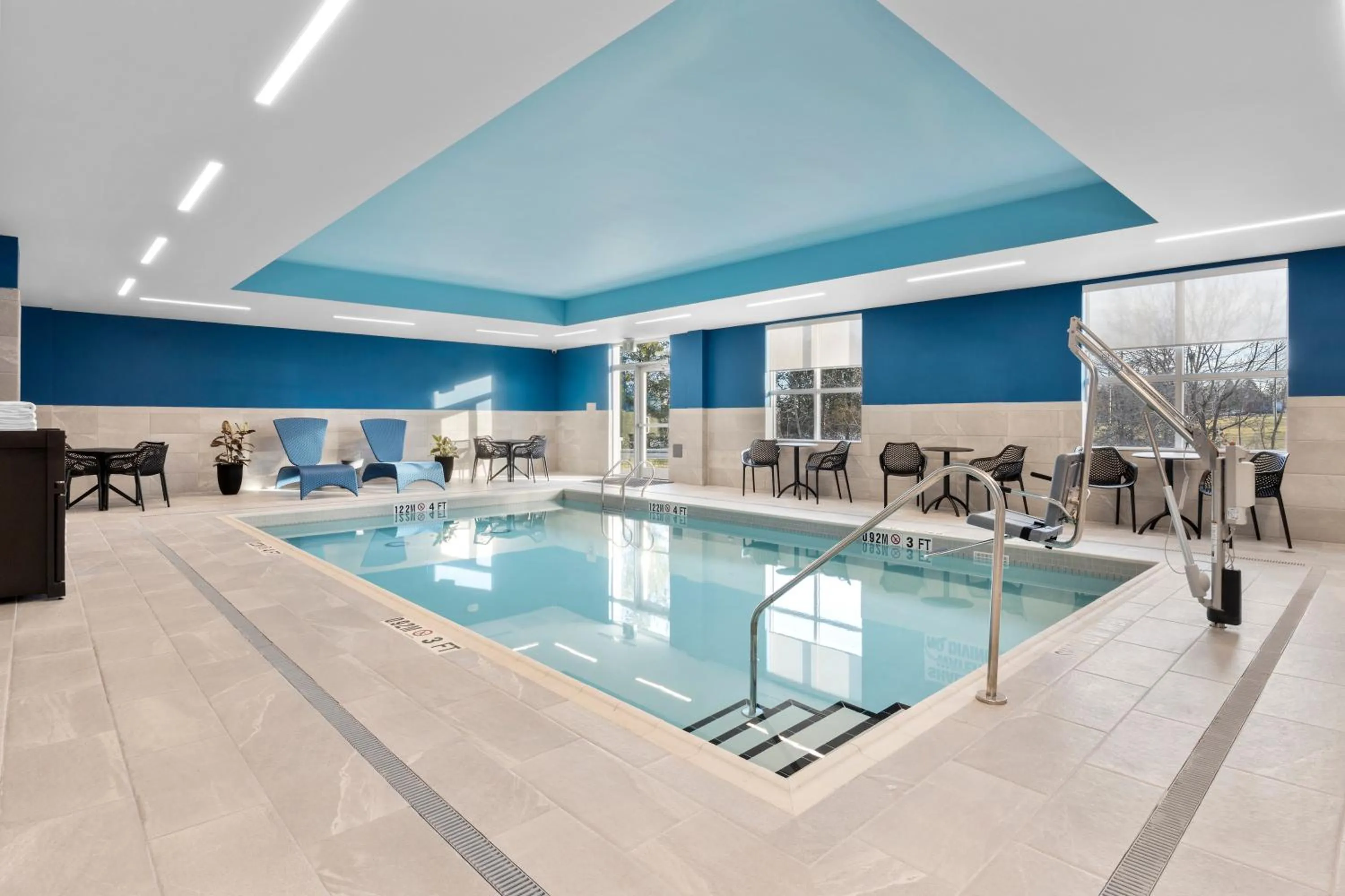 Pool view in Hampton Inn By Hilton Cornwall