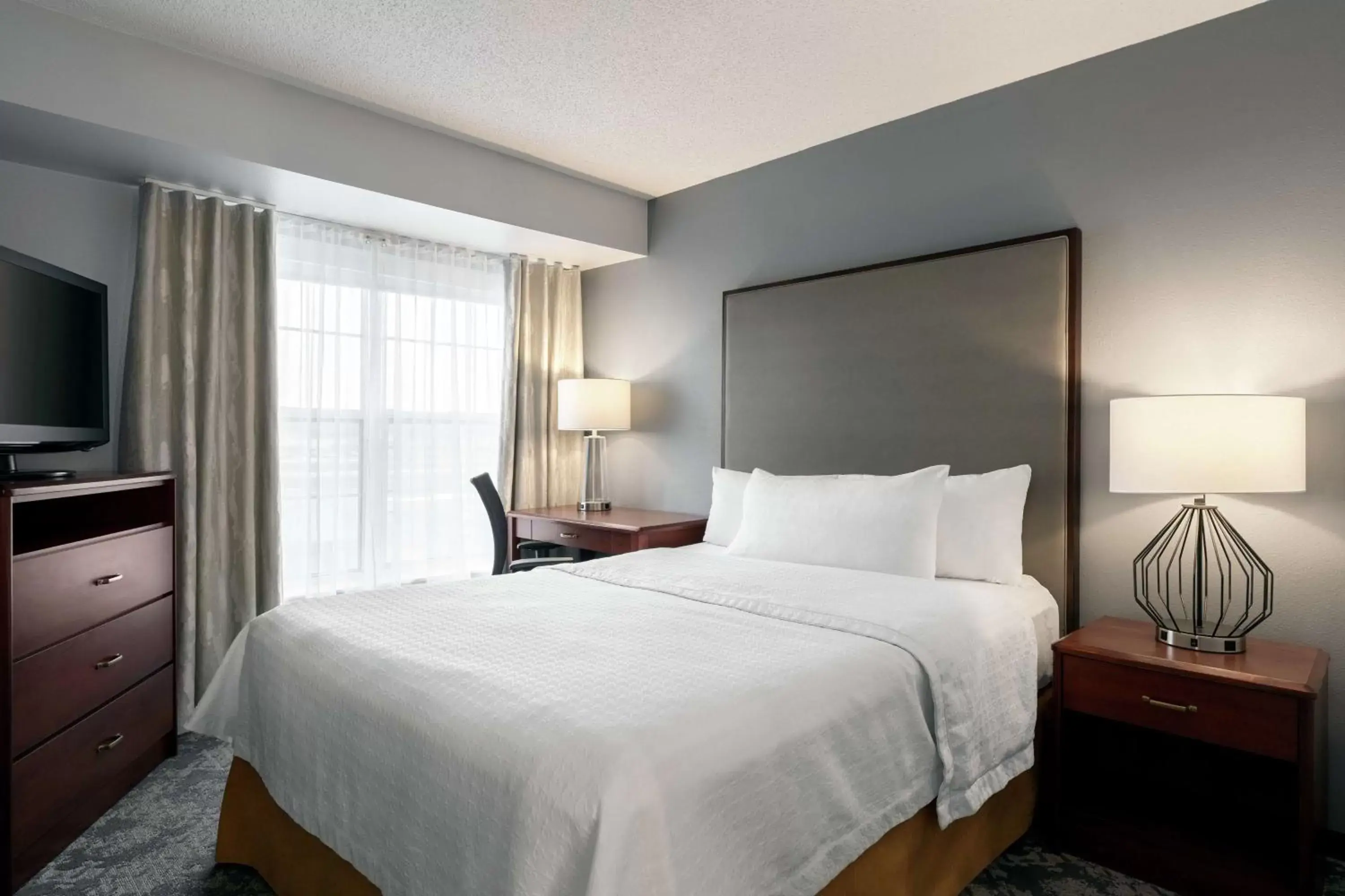 Bedroom, Bed in Homewood Suites by Hilton Erie