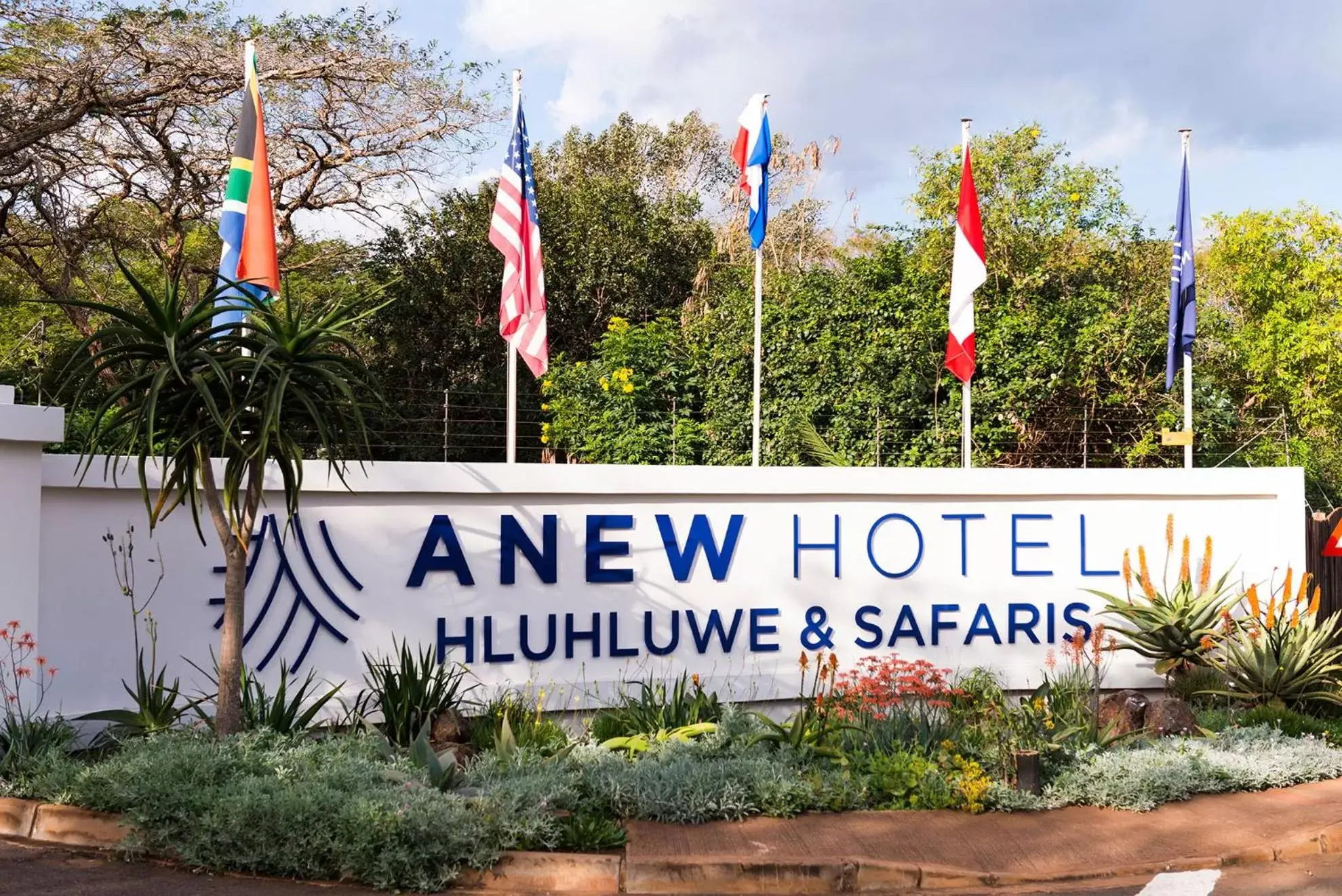 Facade/entrance, Property Logo/Sign in ANEW Hotel Hluhluwe