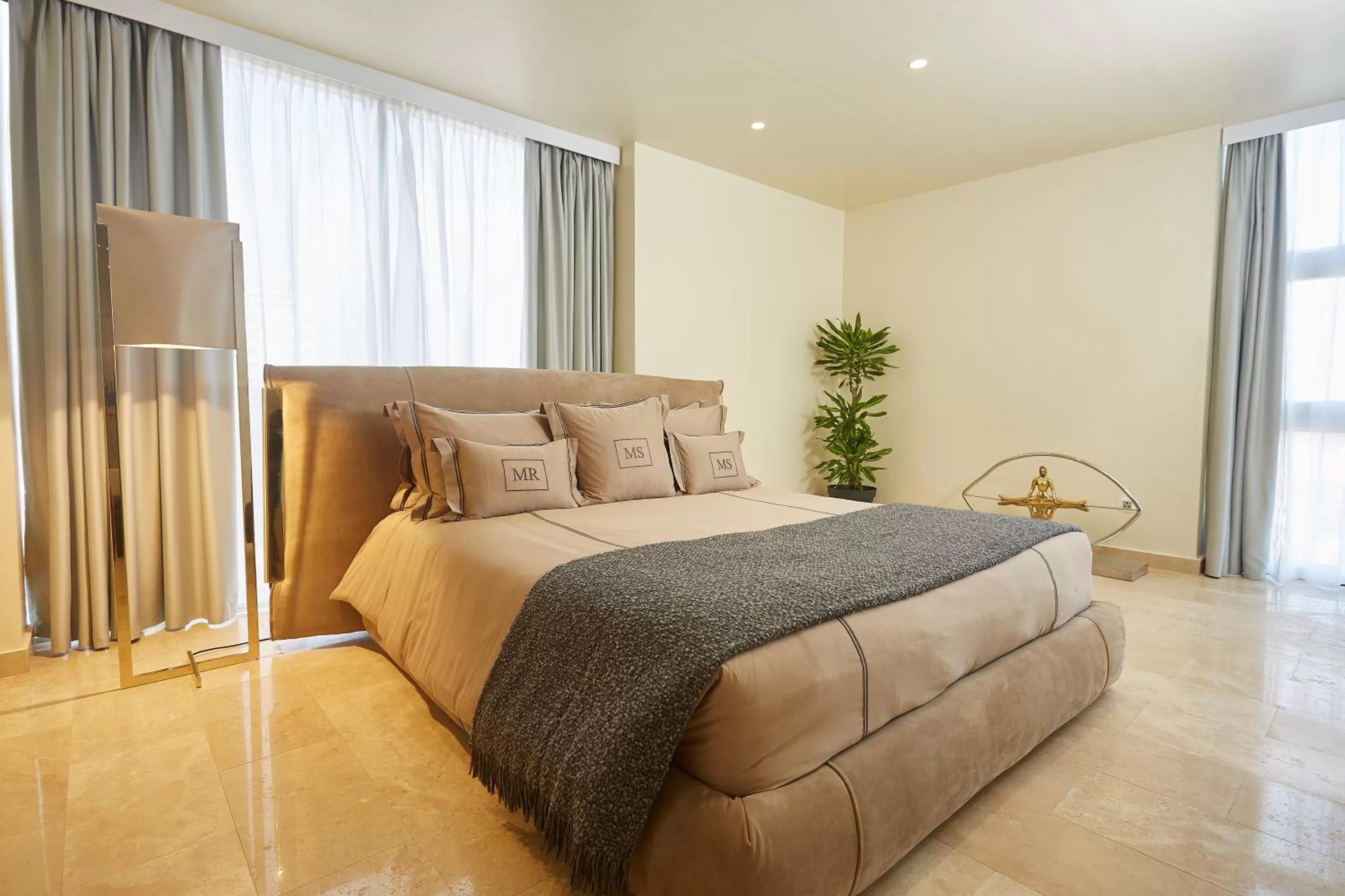 Bedroom, Bed in Kwarleyz Residence, Accra