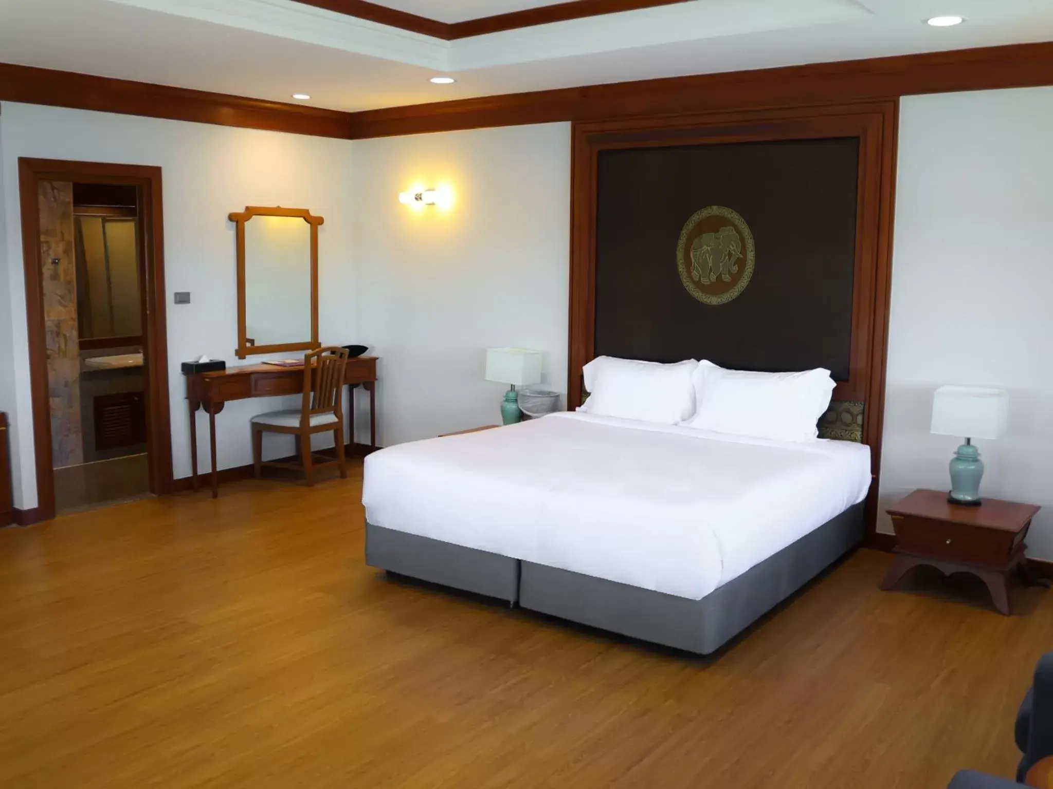 Bedroom, Bed in Fortune River View Hotel Nakhon Phanom