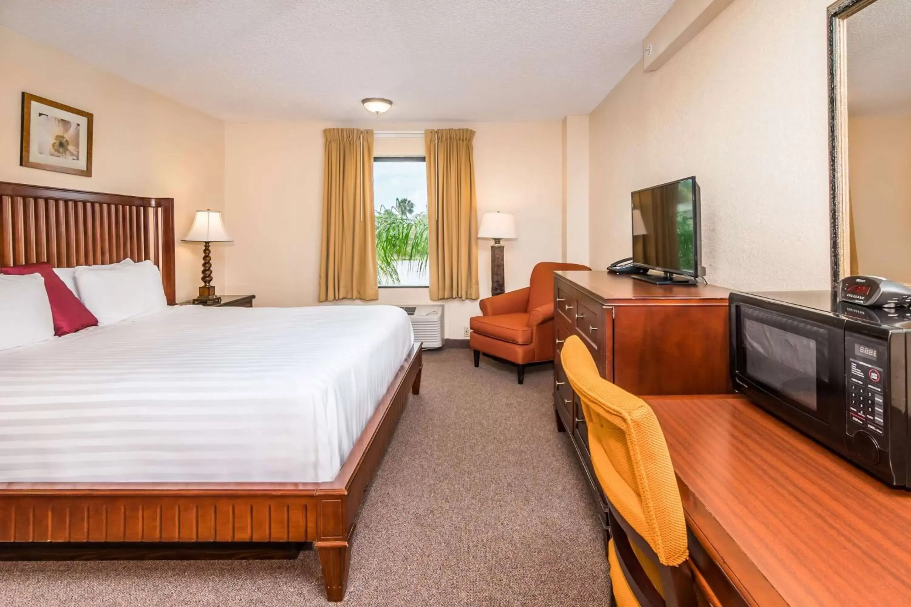 Photo of the whole room in Days Inn & Suites by Wyndham Lake Okeechobee