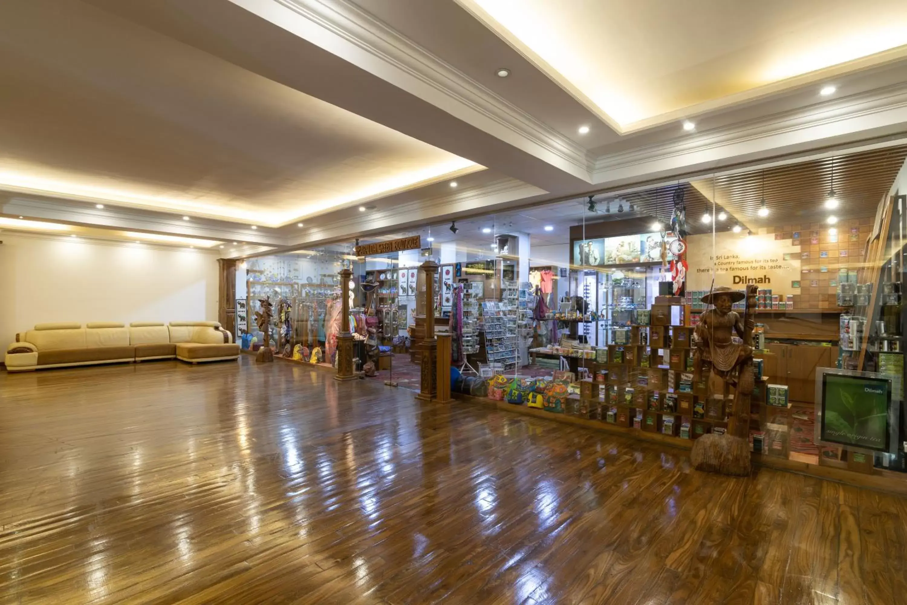Shopping Area in Araliya Green Hills Hotel
