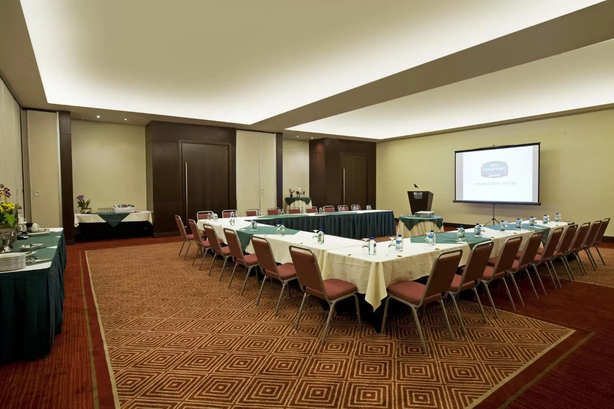 Meeting/conference room in Courtyard by Marriott Panama Multiplaza Mall