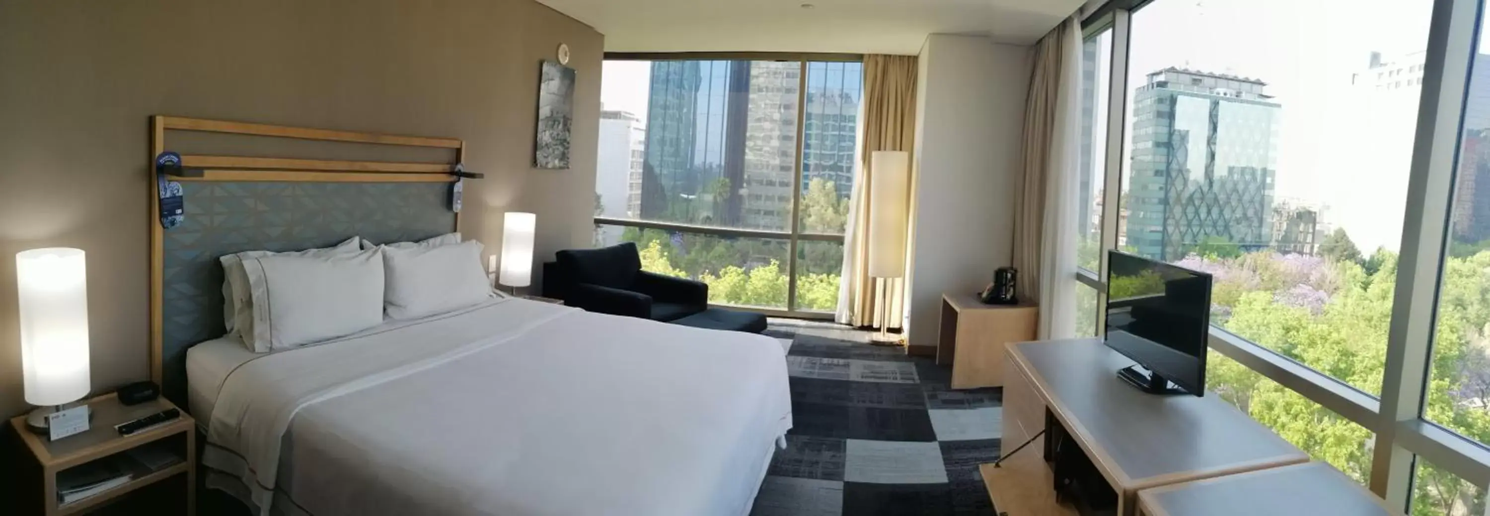 Photo of the whole room in Holiday Inn Express Mexico Reforma, an IHG Hotel