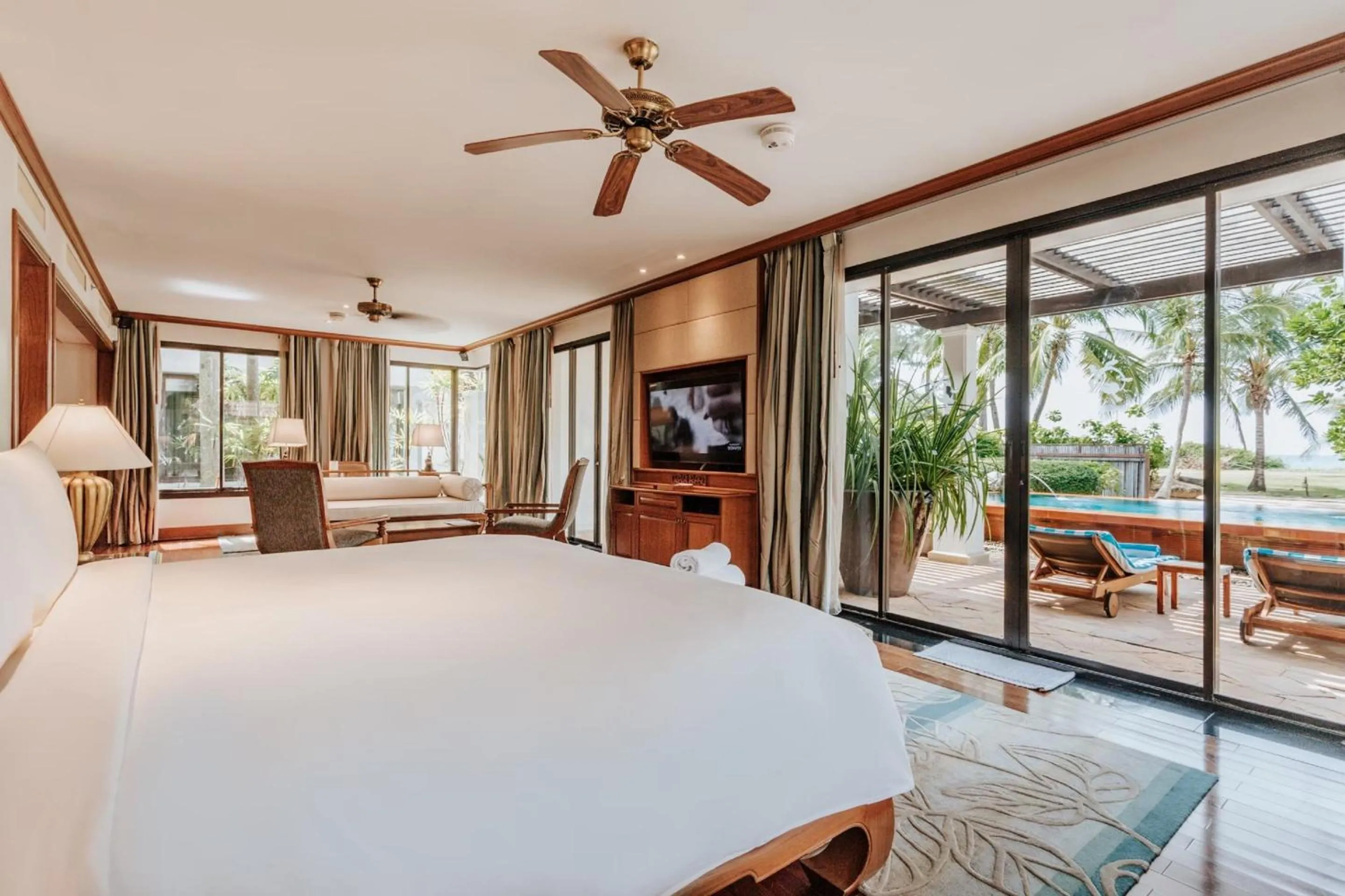 Bedroom, Bed in JW Marriott Phuket Resort and Spa