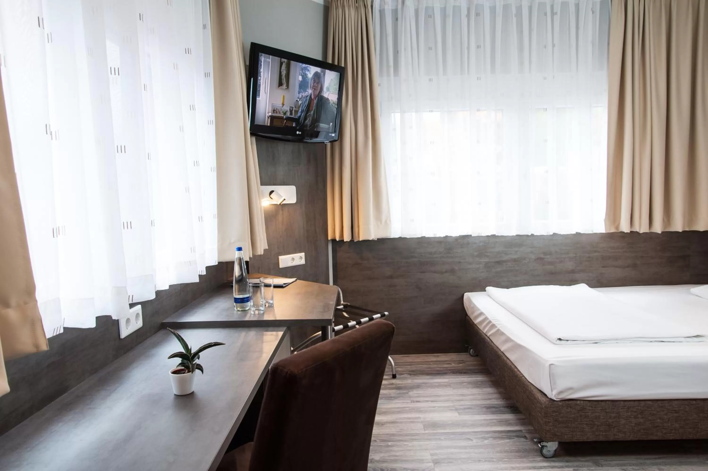 Photo of the whole room, Bed in Amalienburg - Boutique & Boarding Hotel