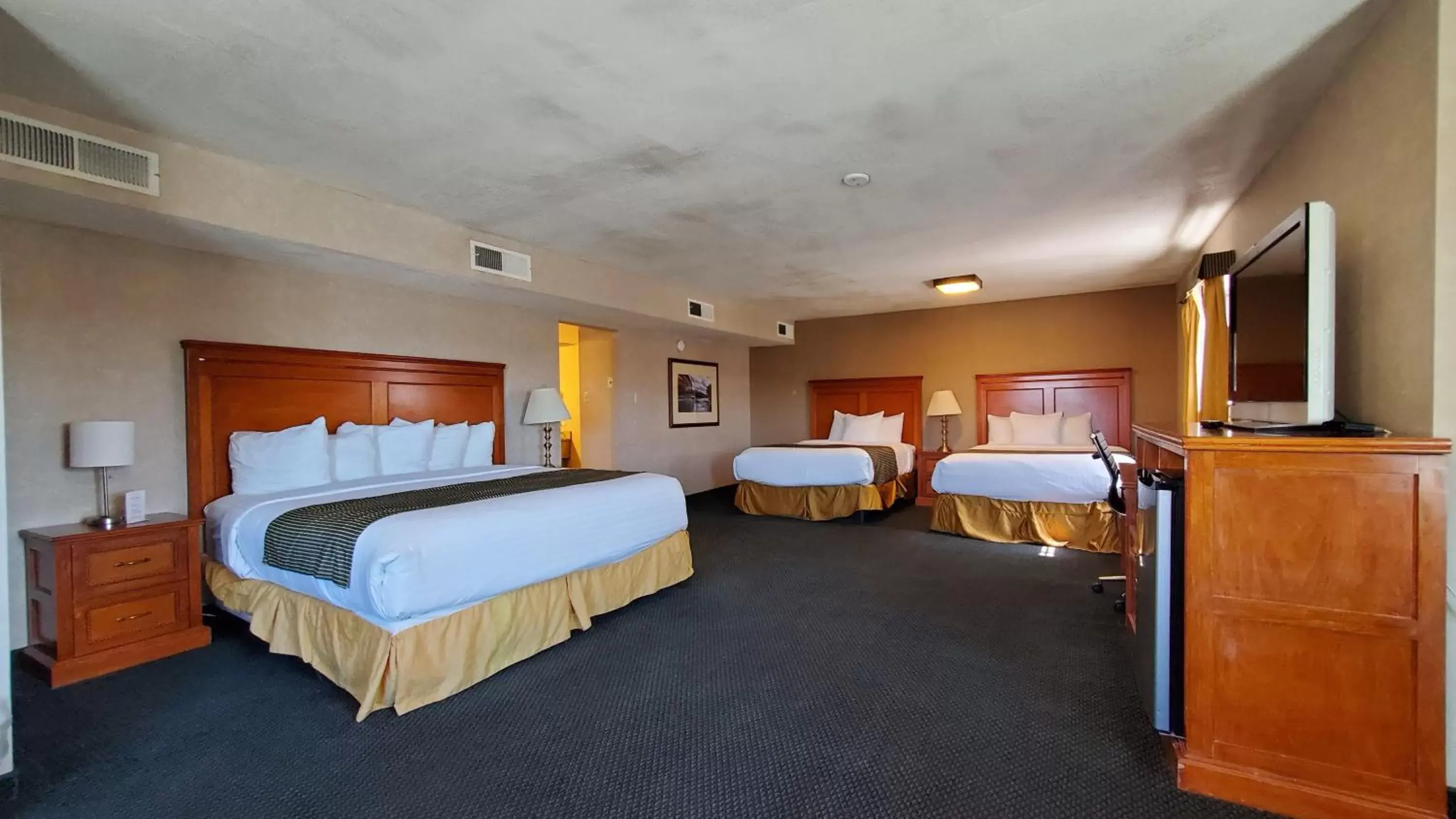 Bedroom, Bed in Ramada by Wyndham Flagstaff East