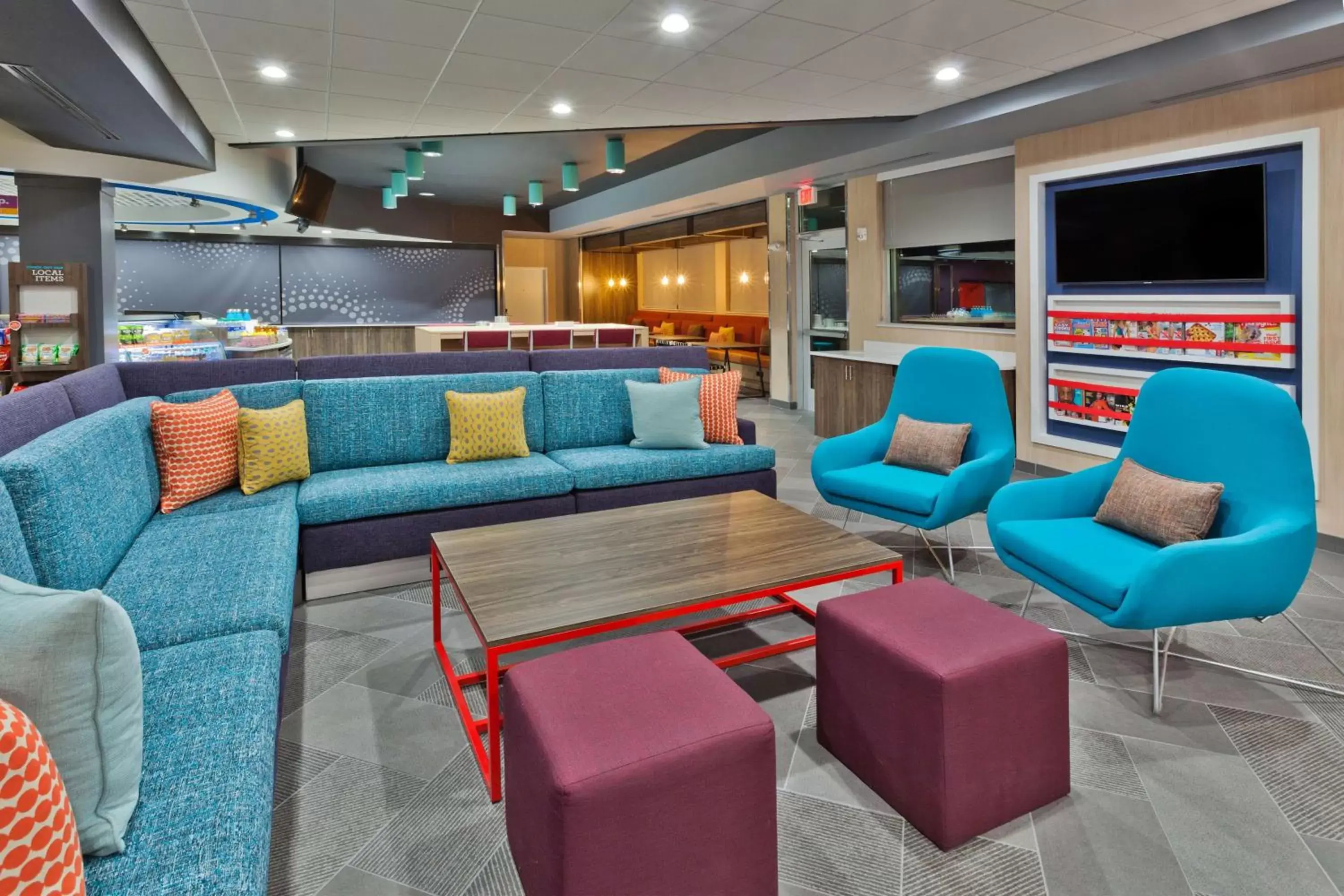 Lobby or reception, Lounge/Bar in Tru By Hilton Prattville