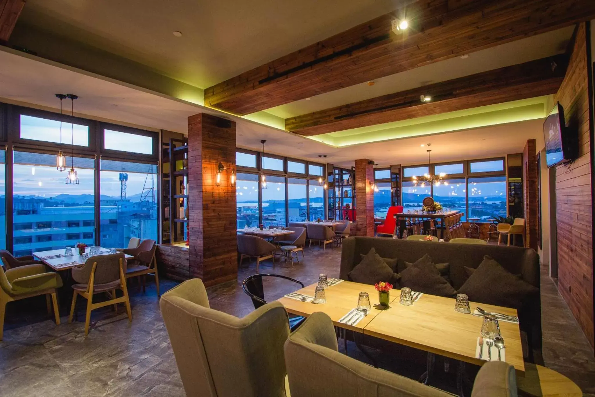 Restaurant/places to eat in Hotel XYZ Restaurant/places to eat in Hotel XYZ