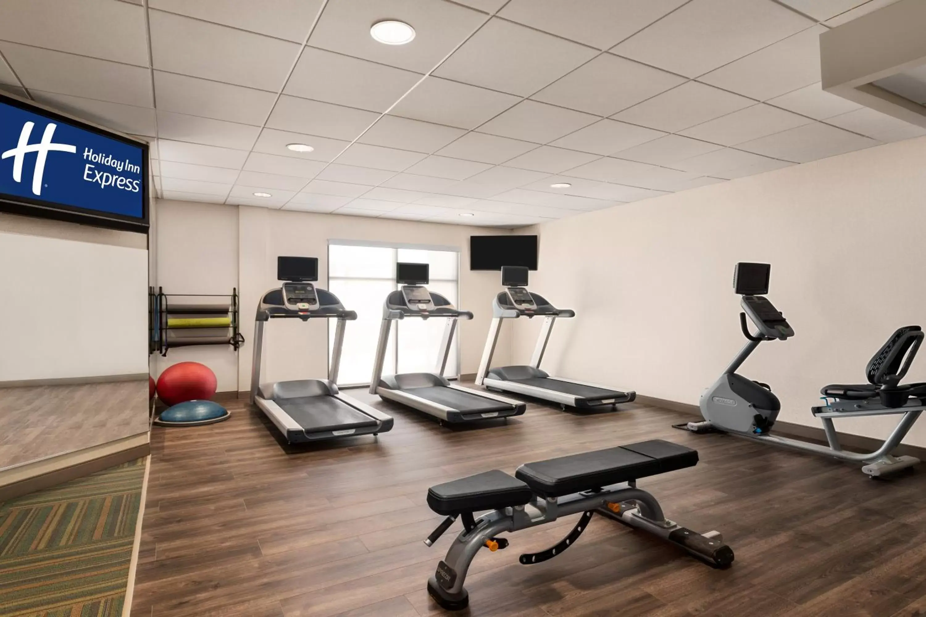 Fitness centre/facilities, Fitness Center/Facilities in Holiday Inn Express & Suites Denver Airport, an IHG Hotel