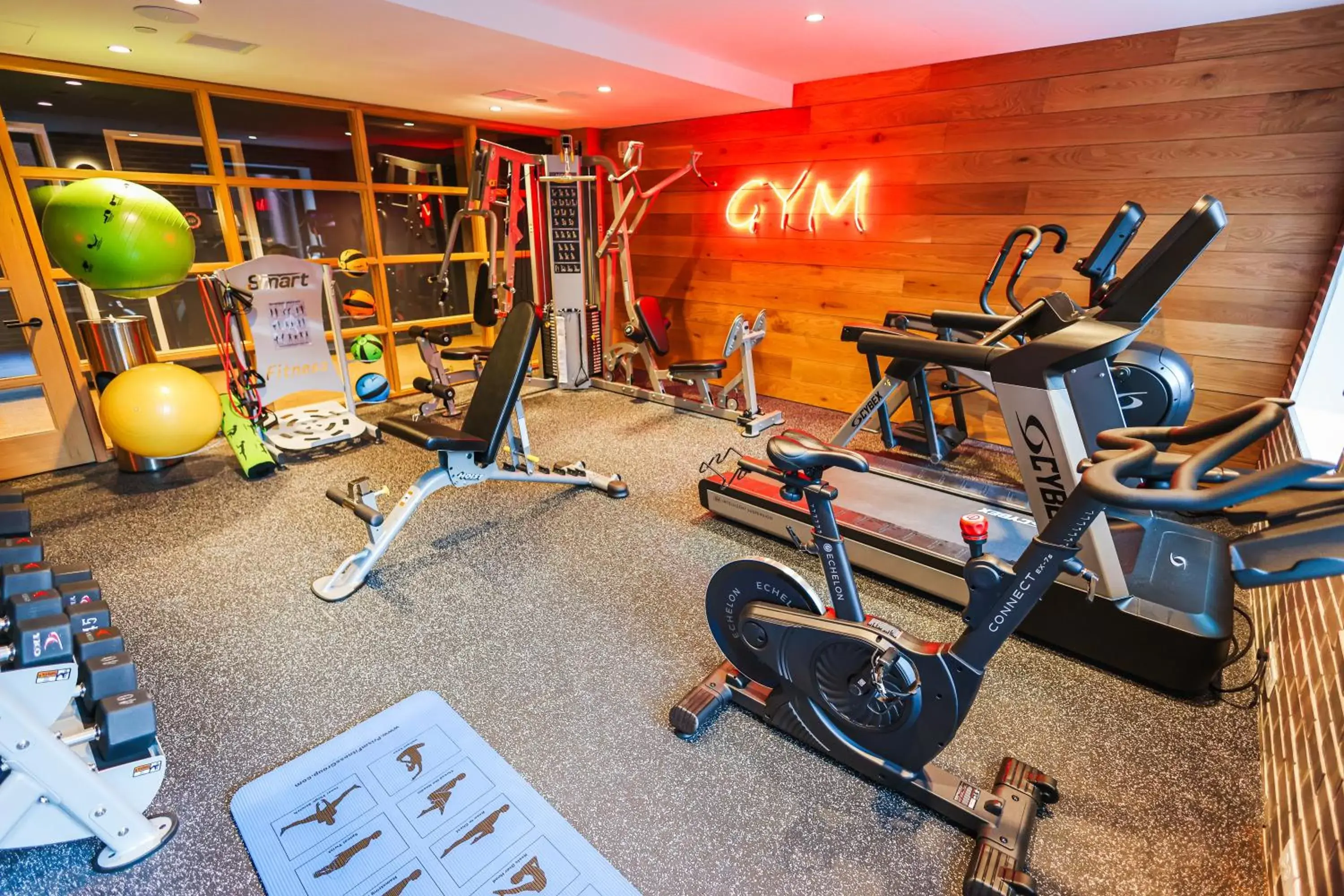 Property building, Fitness Center/Facilities in Radio Hotel