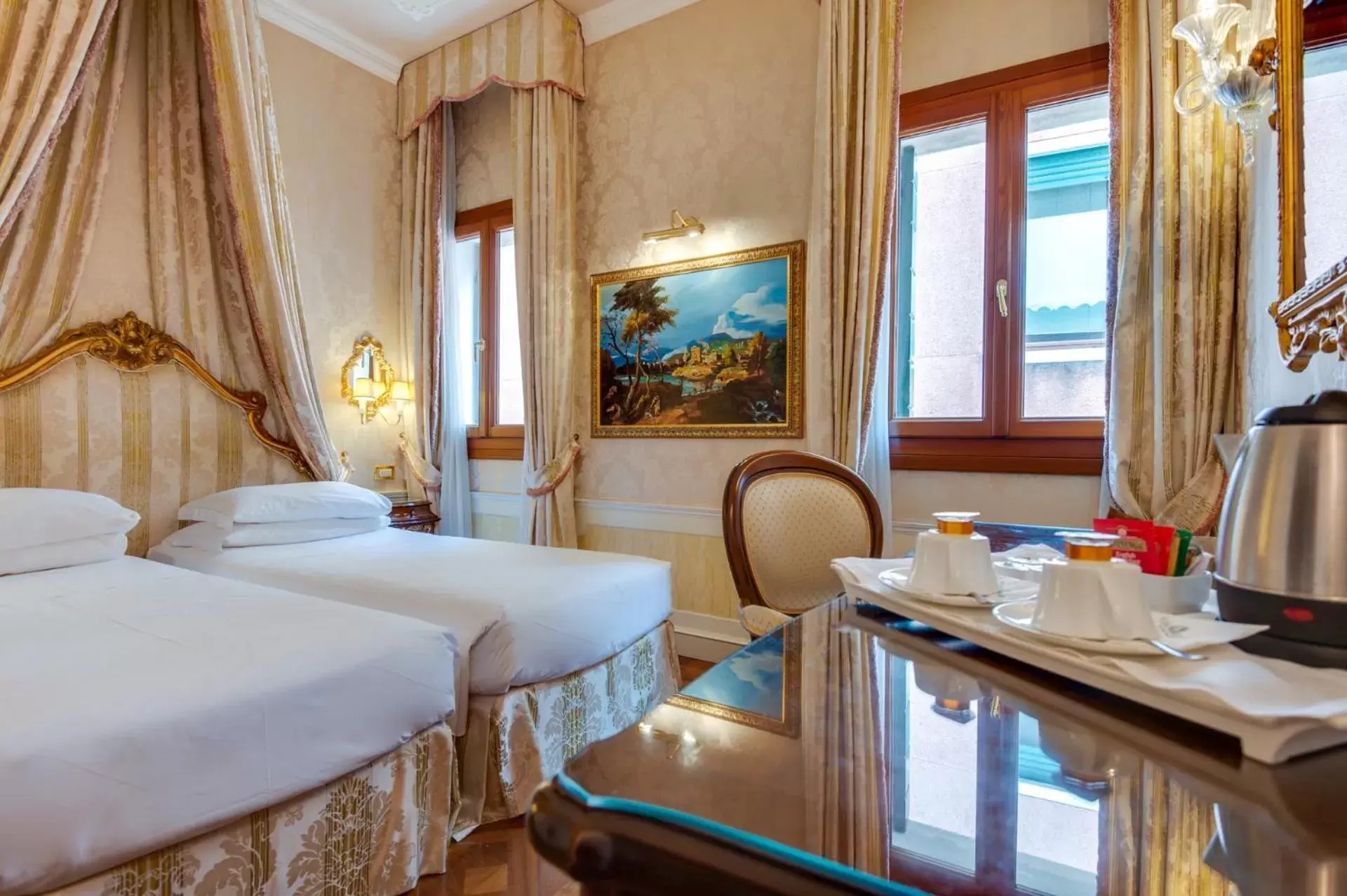 Bedroom in Canal Grande