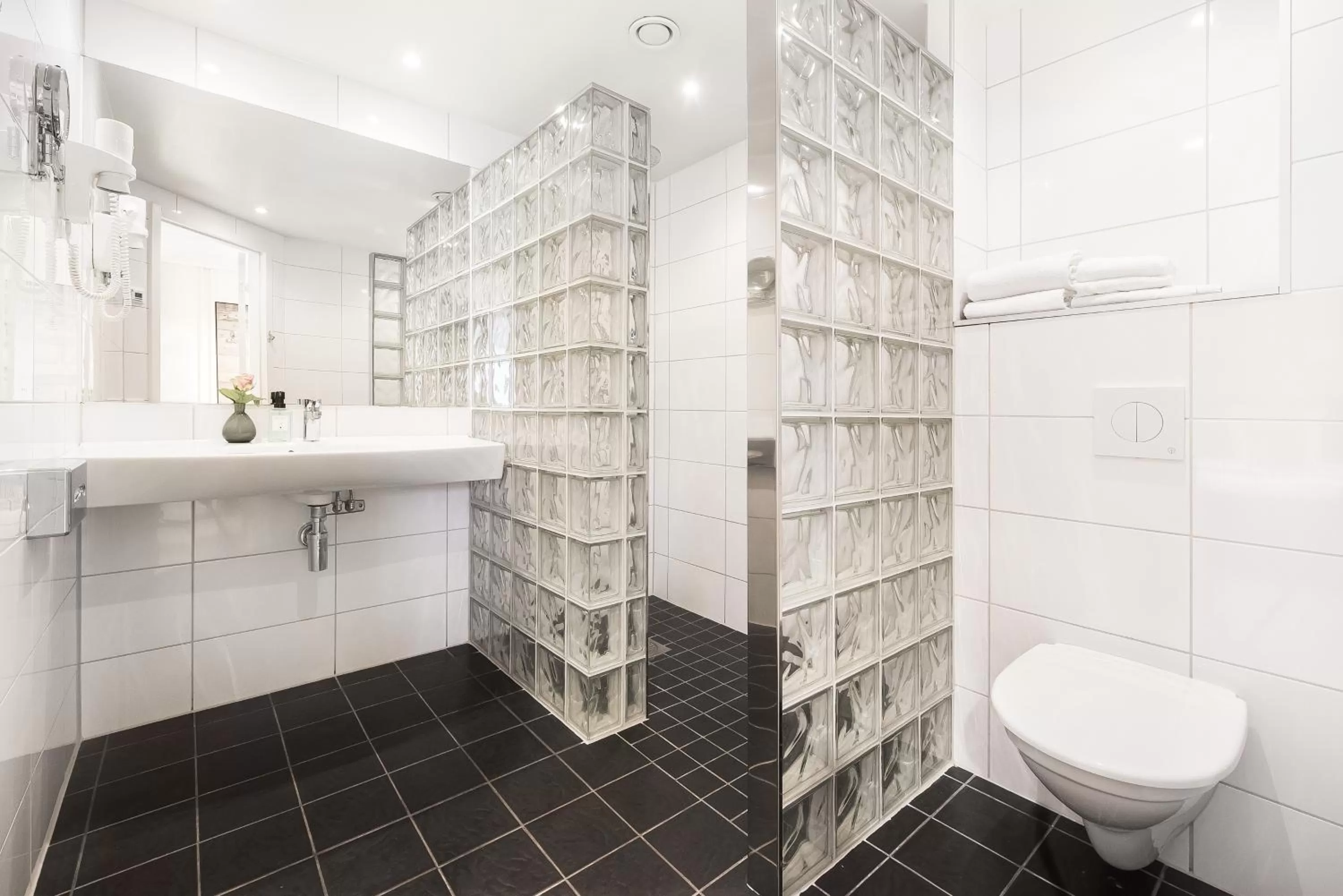 Shower in Best Western Hotel City Gavle