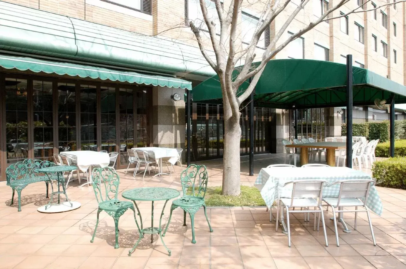 Balcony/Terrace, Restaurant/Places to Eat in International Garden Hotel Narita