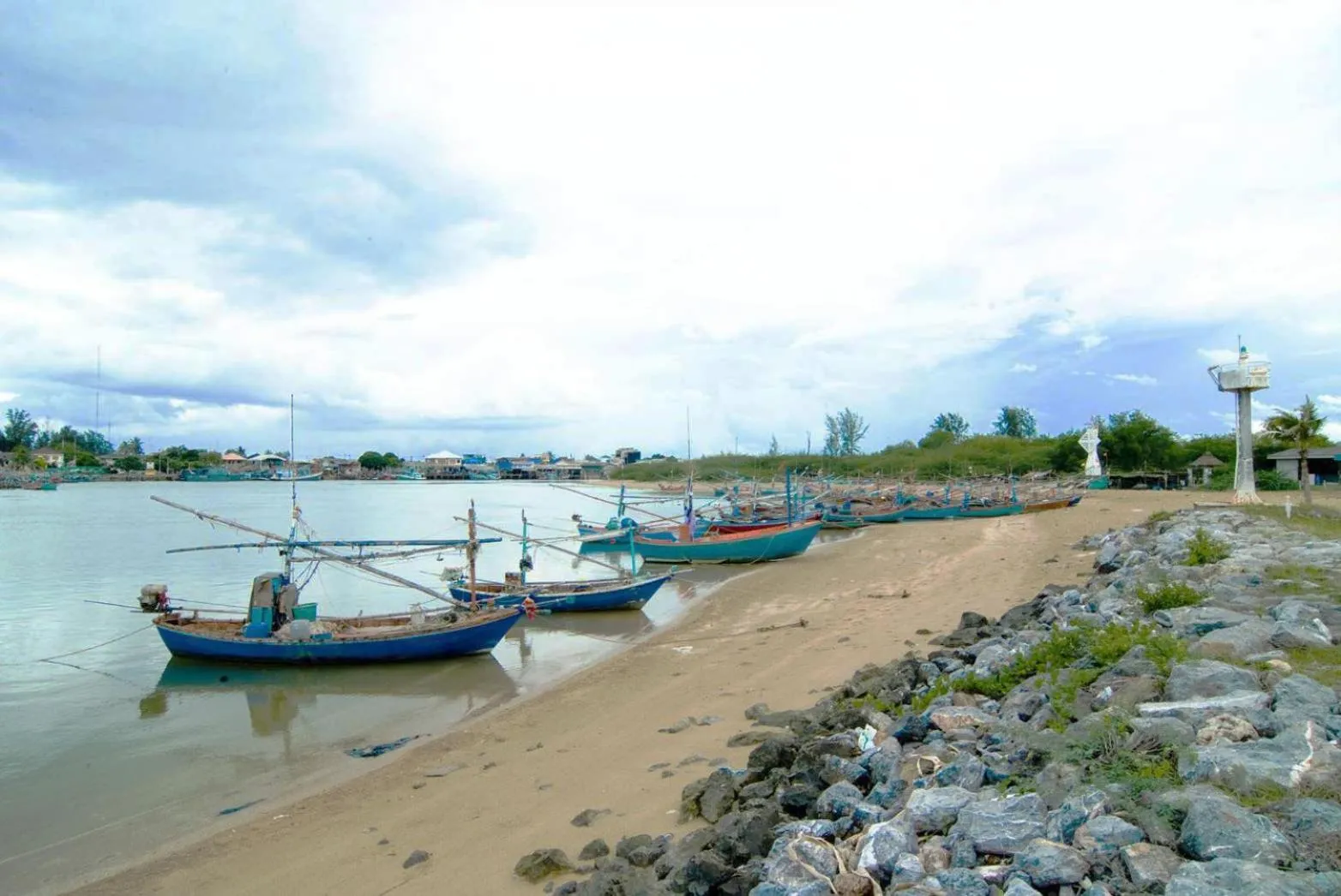 Beach in Lawana Escape
