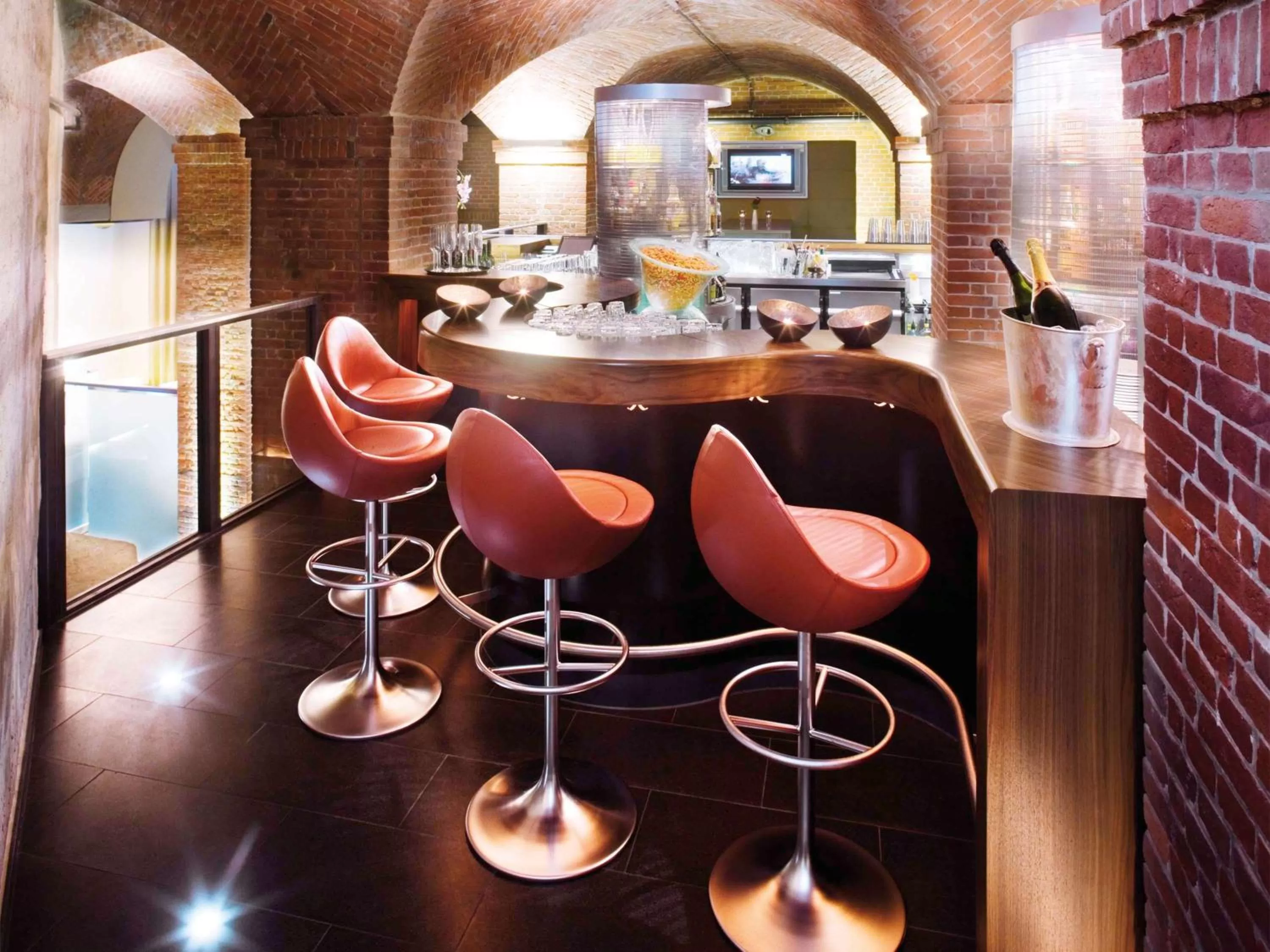 Lounge or bar in MÖVENPICK Hotel Hamburg City