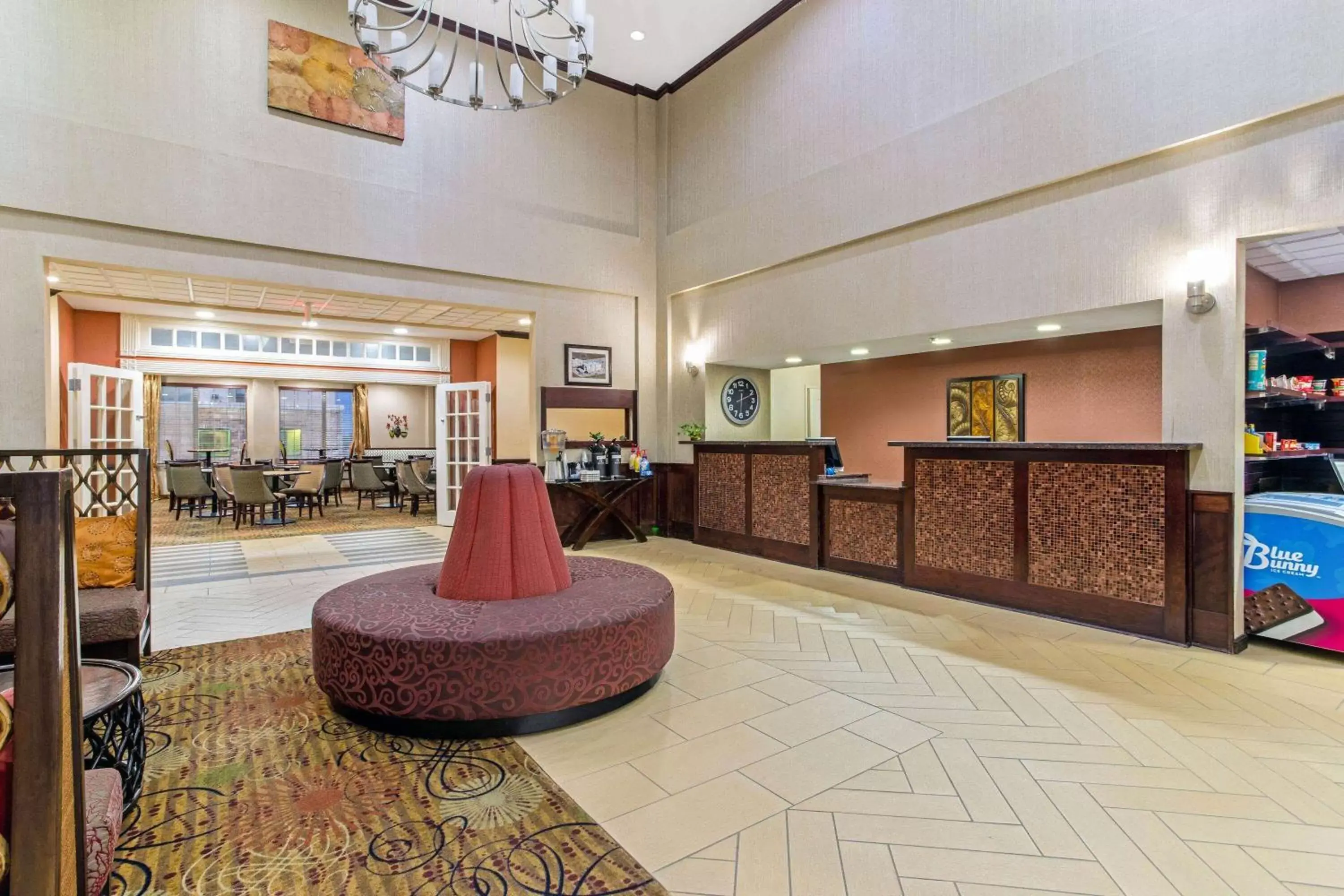 Lobby or reception, Lobby/Reception in La Quinta by Wyndham Burleson