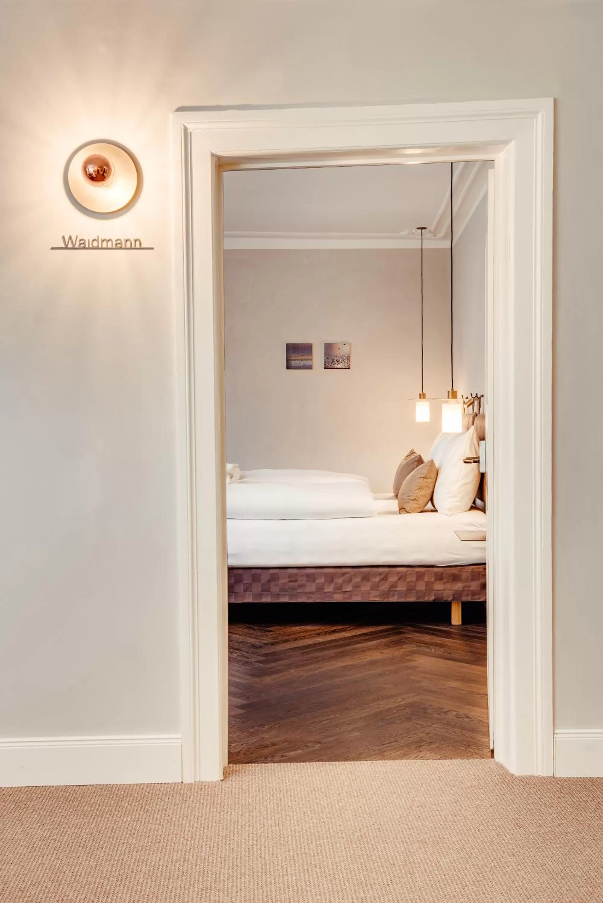 Bed, Bathroom in Boutique Hotel das TSCHOFEN