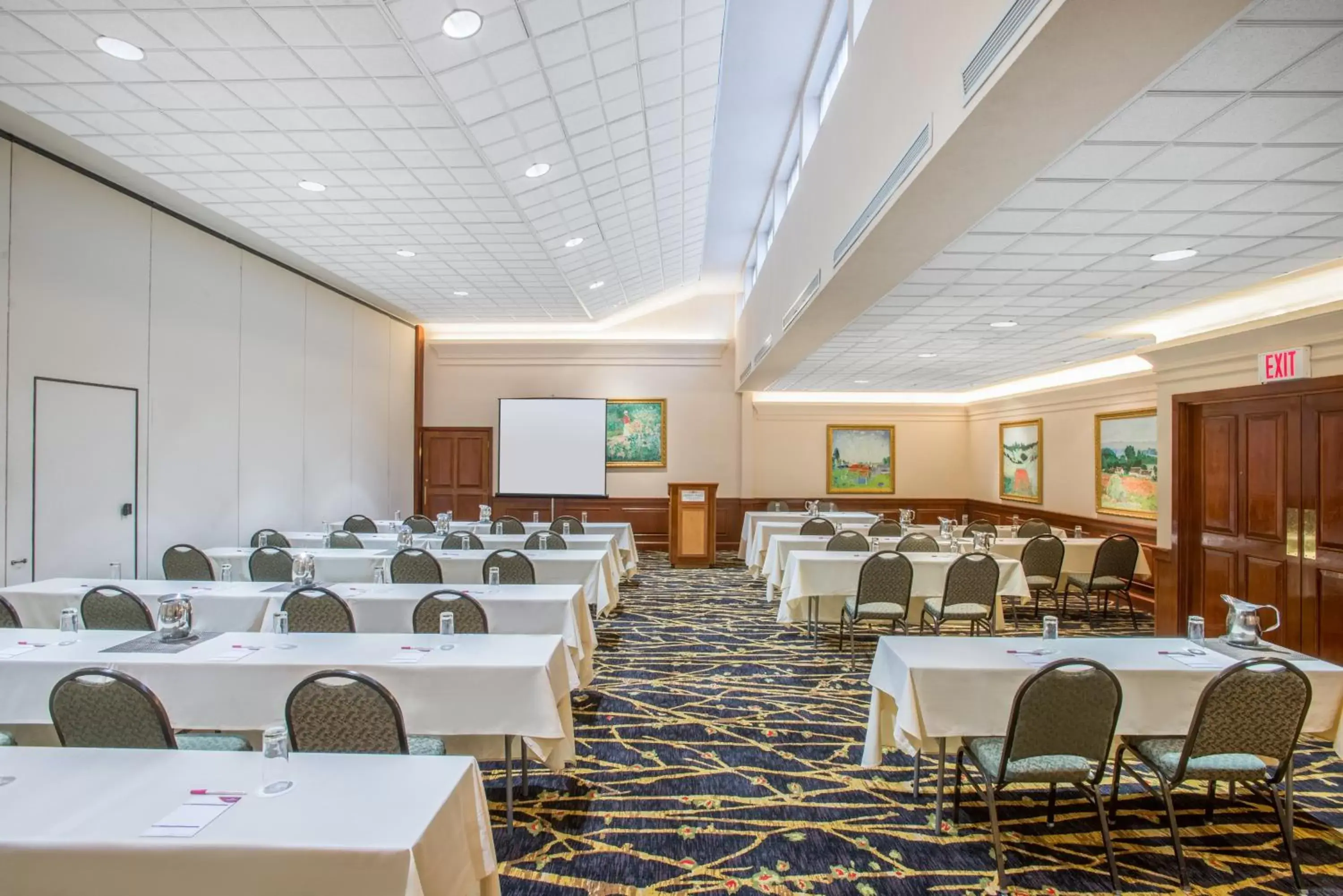 Meeting/conference room in Crowne Plaza Lake Placid, an IHG Hotel