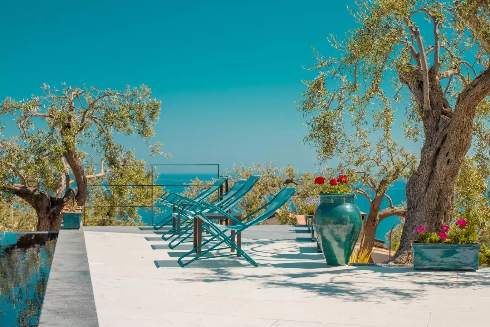 Swimming pool, Children's Play Area in Villa Totò Resort