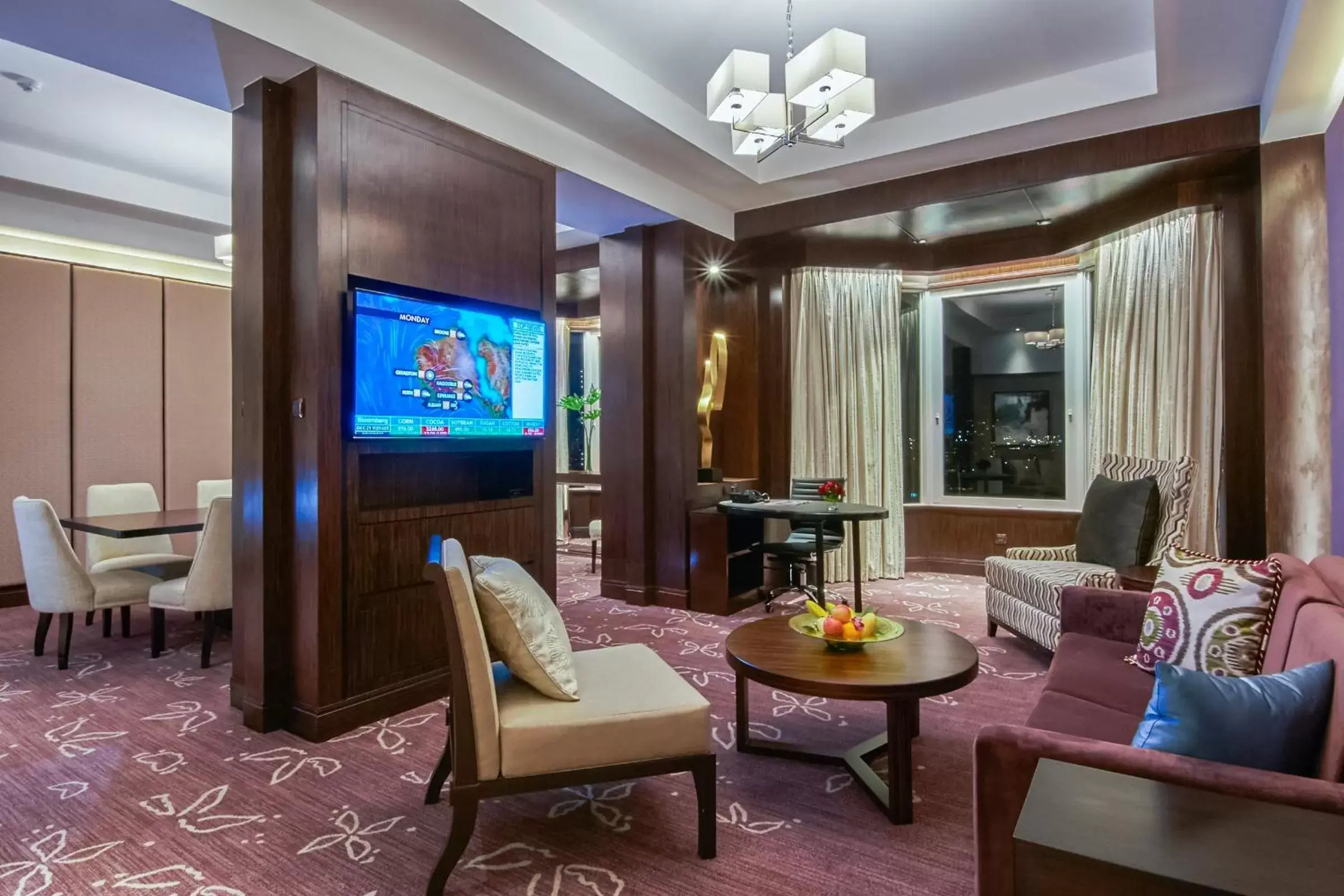 TV and multimedia, TV/Entertainment Center in Diamond Hotel