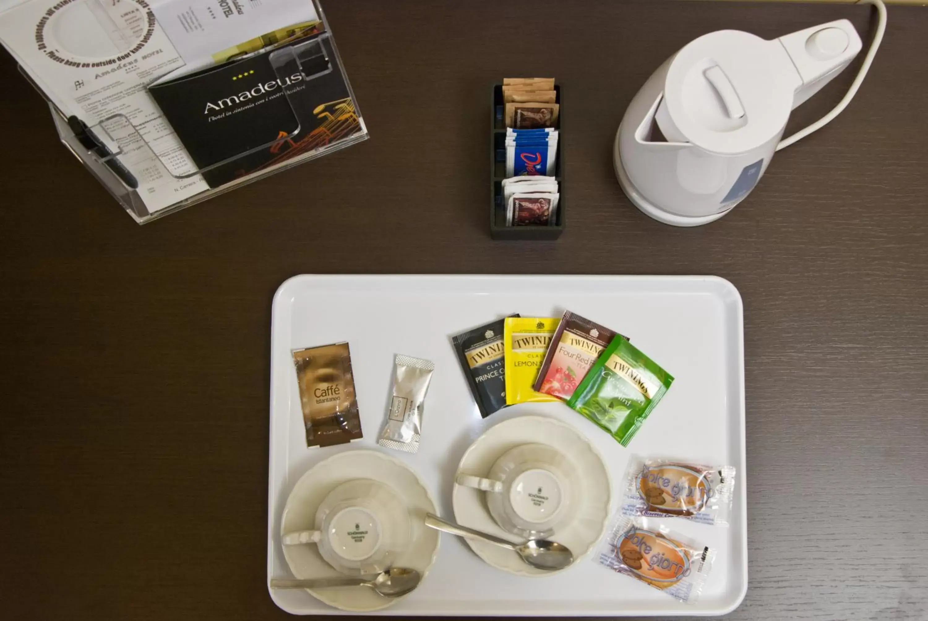 Coffee/tea facilities in iH Hotels Bologna Amadeus