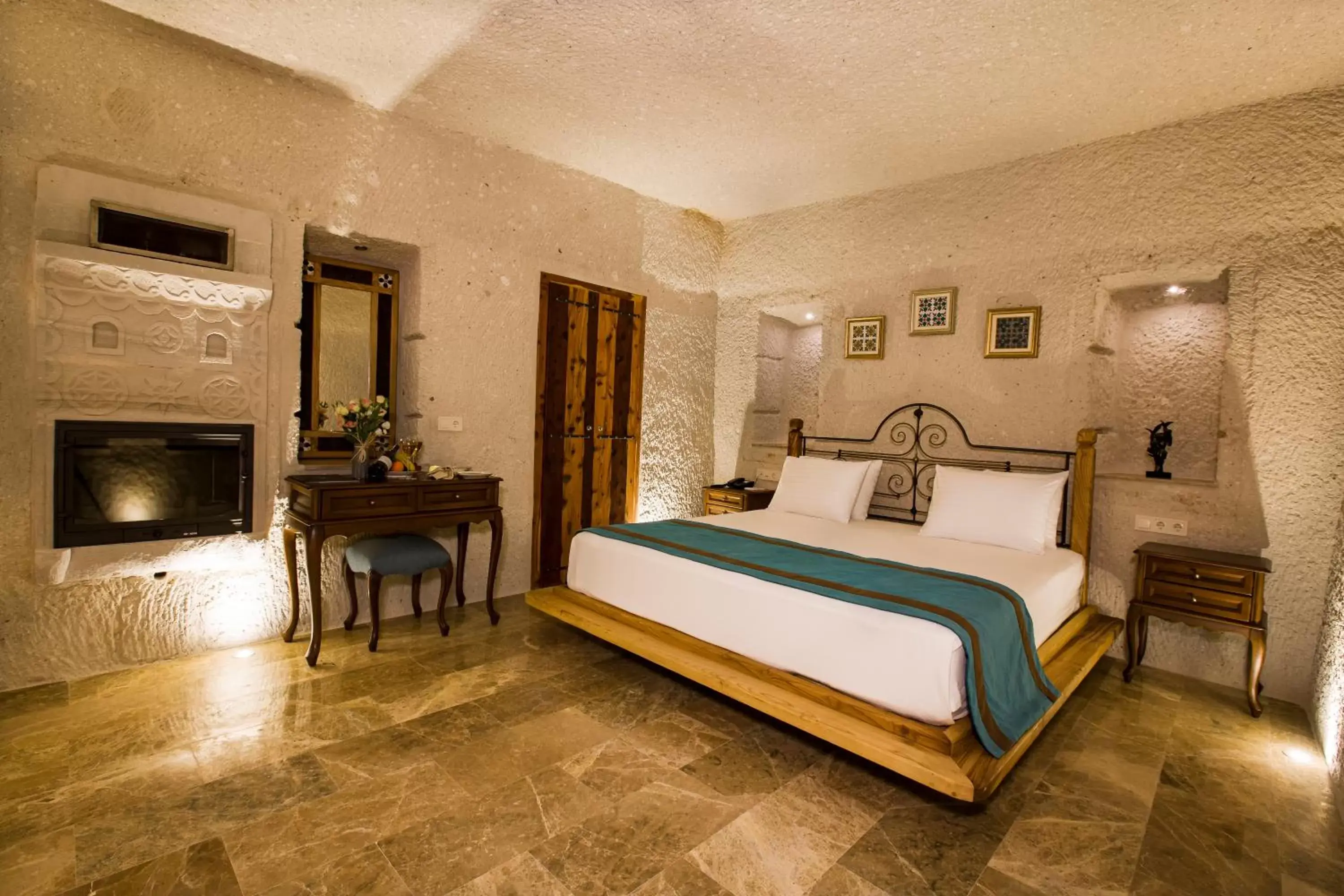 Bedroom in Imperial Cave Suites & Spa