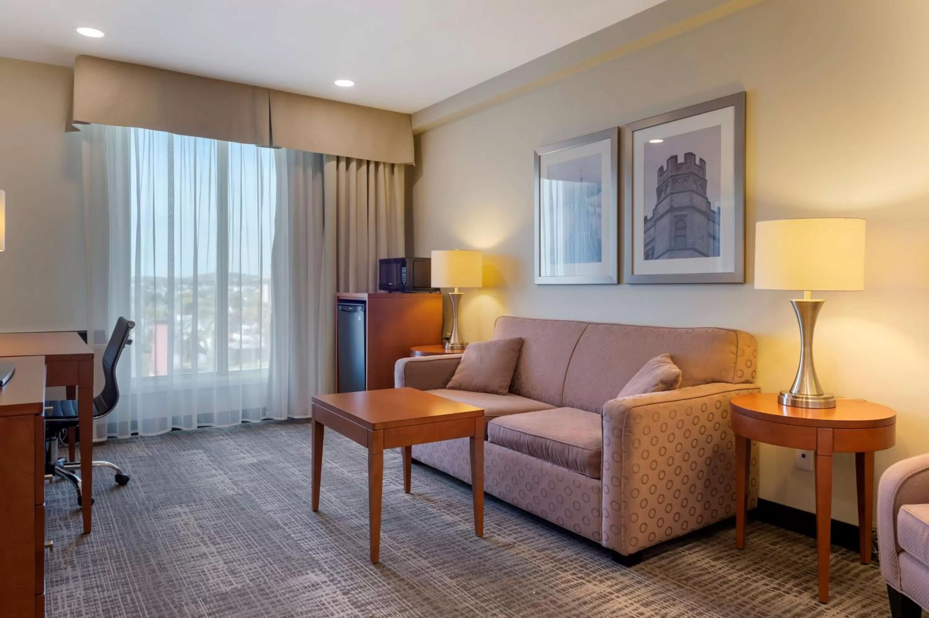 Bedroom in Best Western Plus Gatineau-Ottawa Downtown