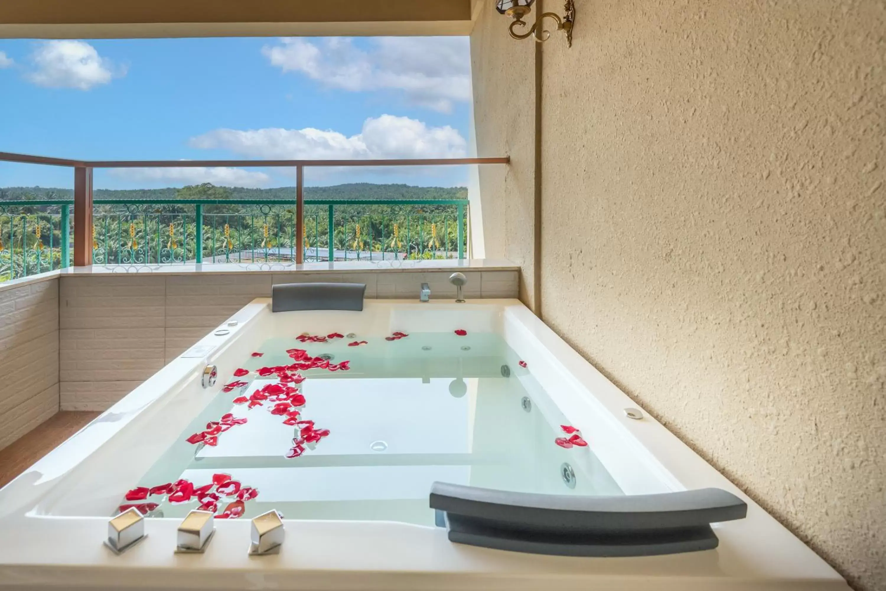 Hot Tub in Tasik Villa International Resort