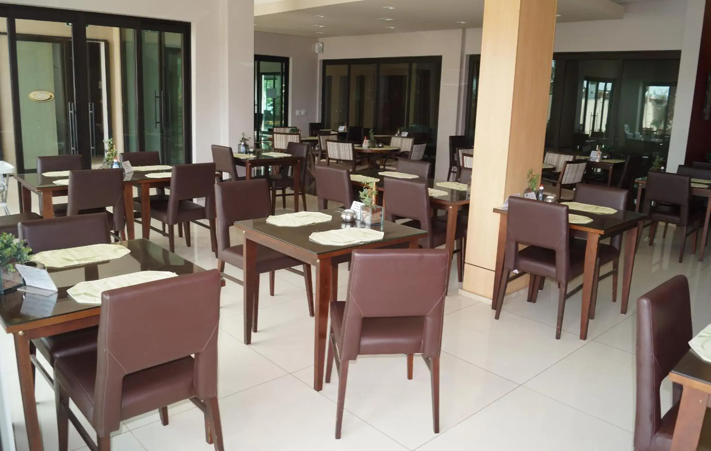 Lounge or bar, Restaurant/Places to Eat in Class Hotel Alfenas