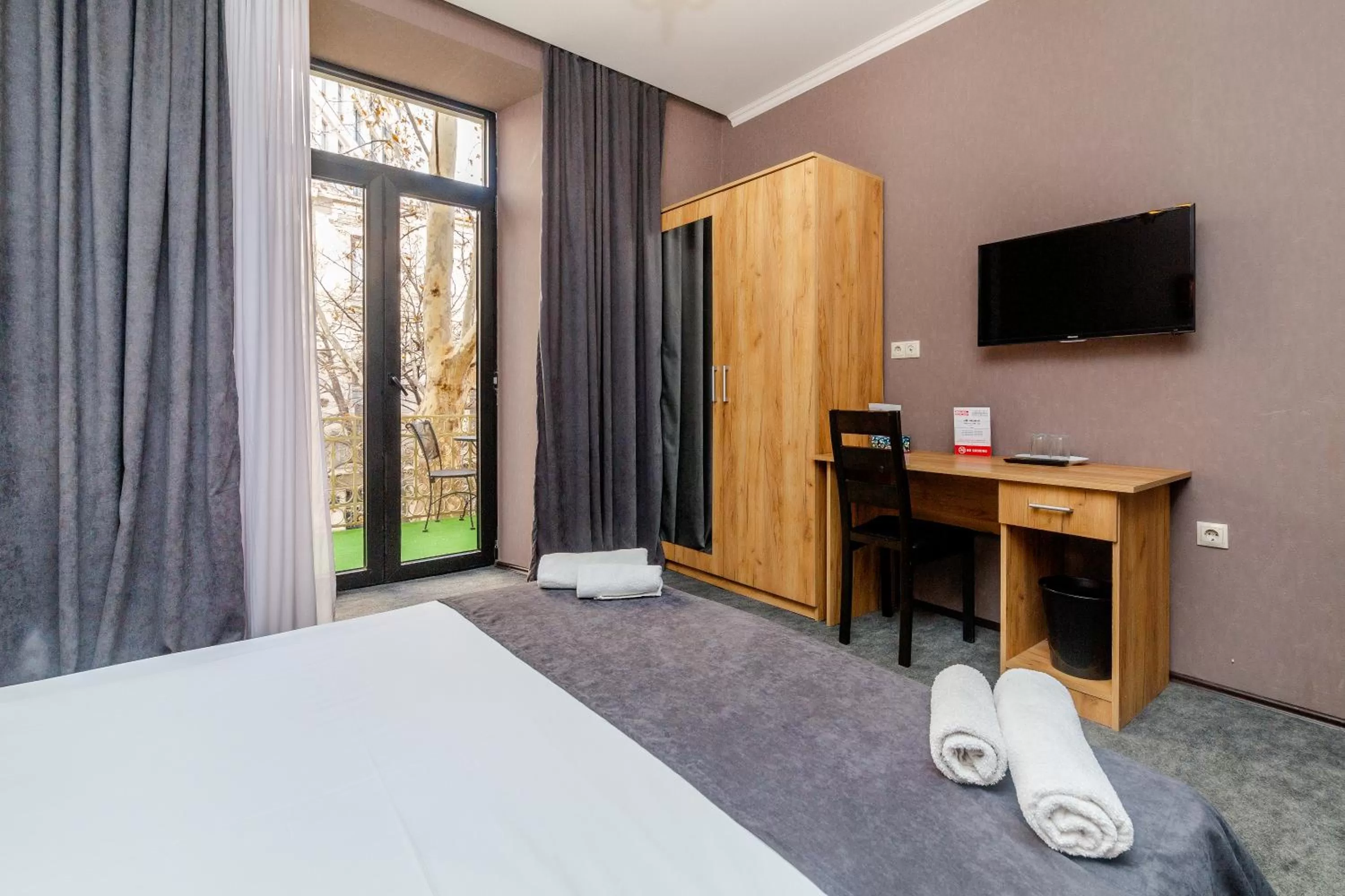 Photo of the whole room, Bed in Hotel Marlyn