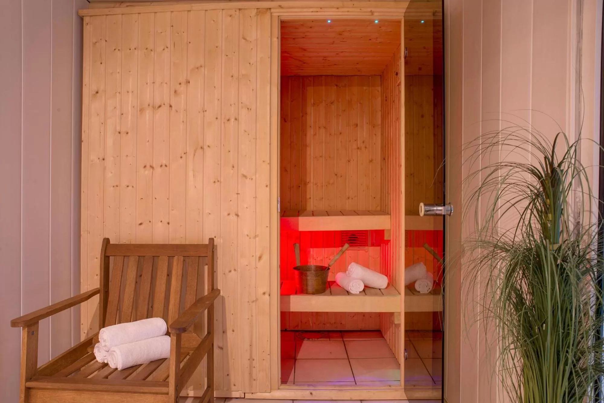 Sauna in The Originals Boutique, Hôtel du Pont Roupt, Mende
