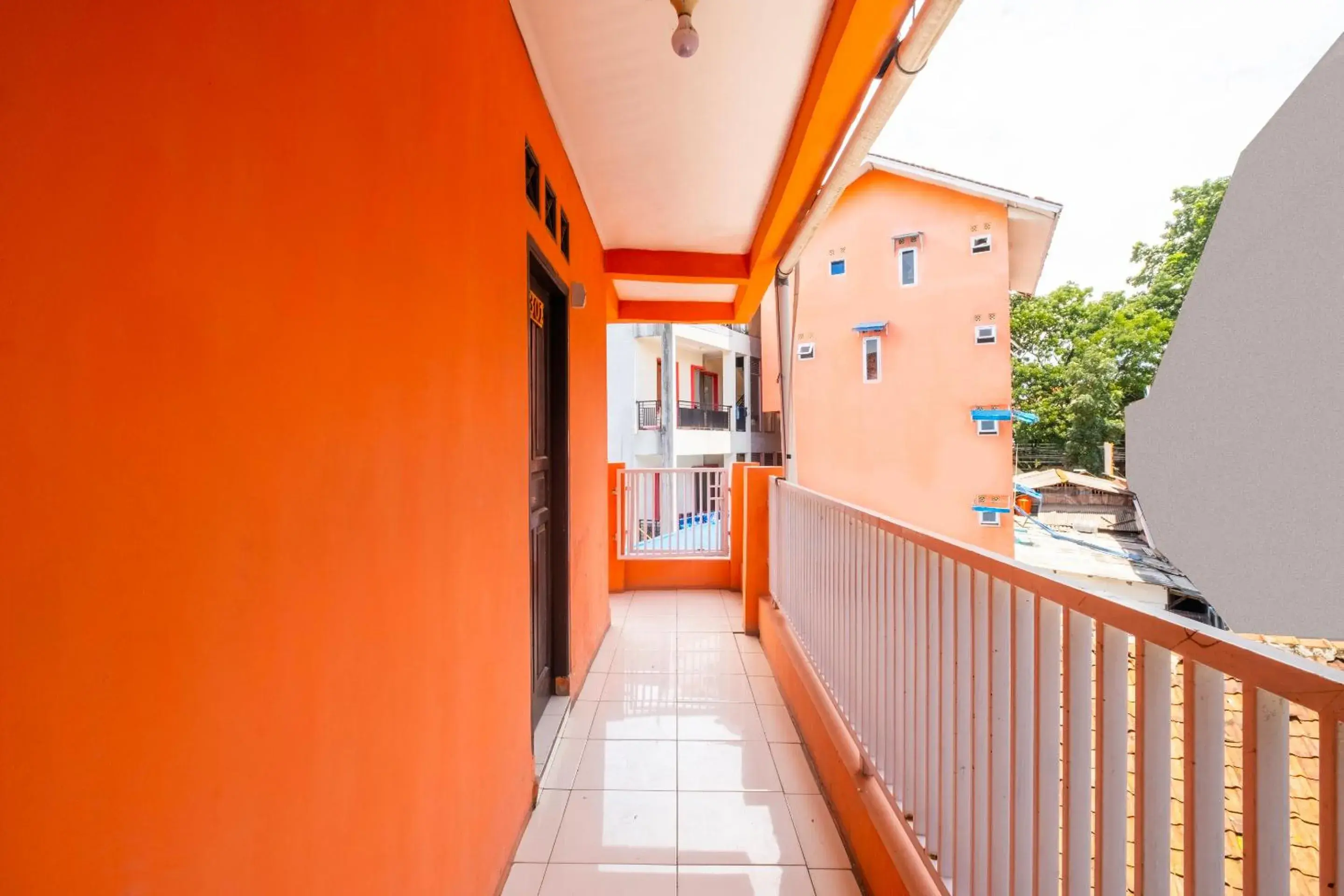 Balcony/Terrace in OYO 2562 Pondok Tajlibu Syifa Syariah