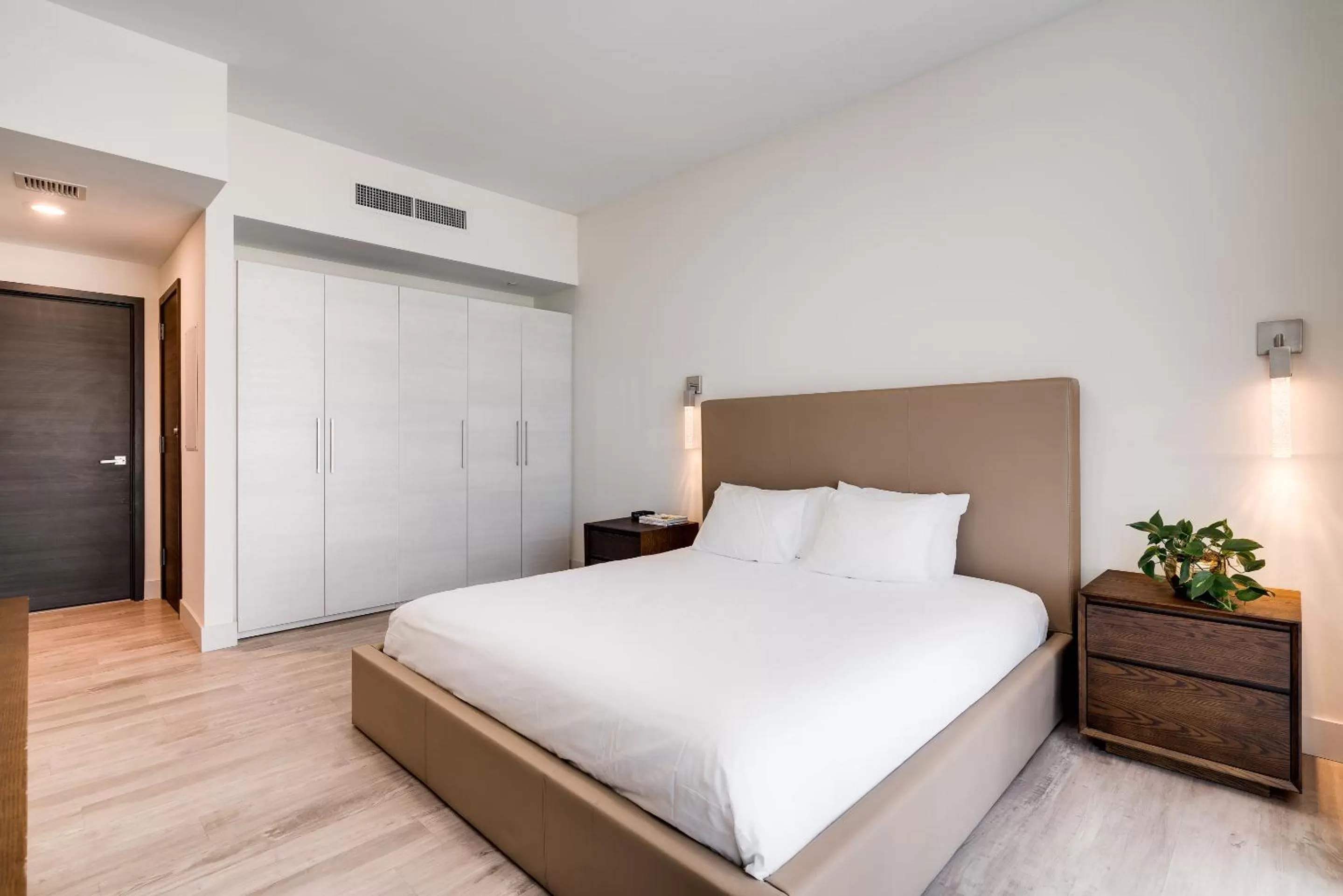 Bedroom, Bed in Costa Hollywood Beach Resort - An All Suite Hotel