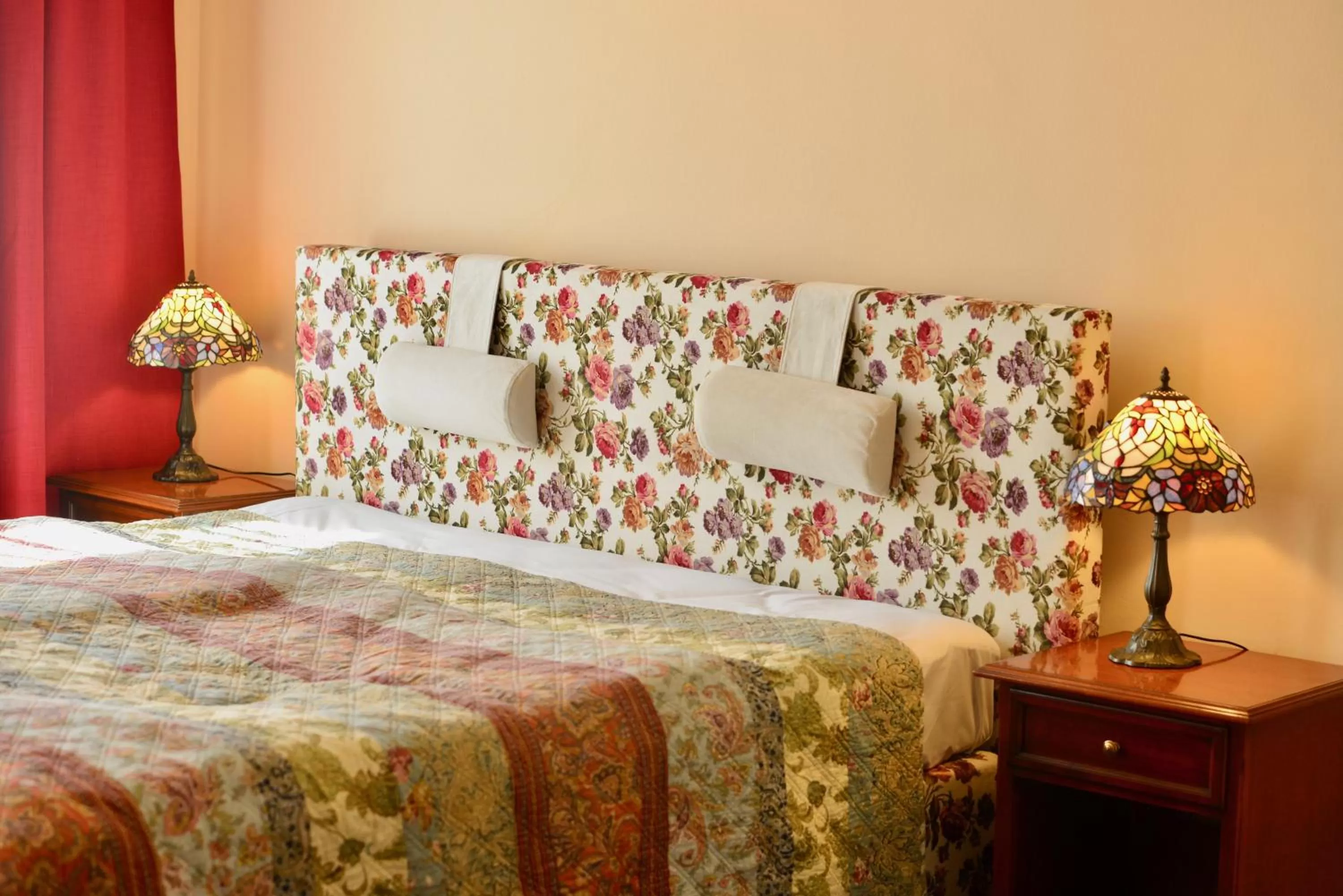 Bed in Altwienerhof Boutique Hotel