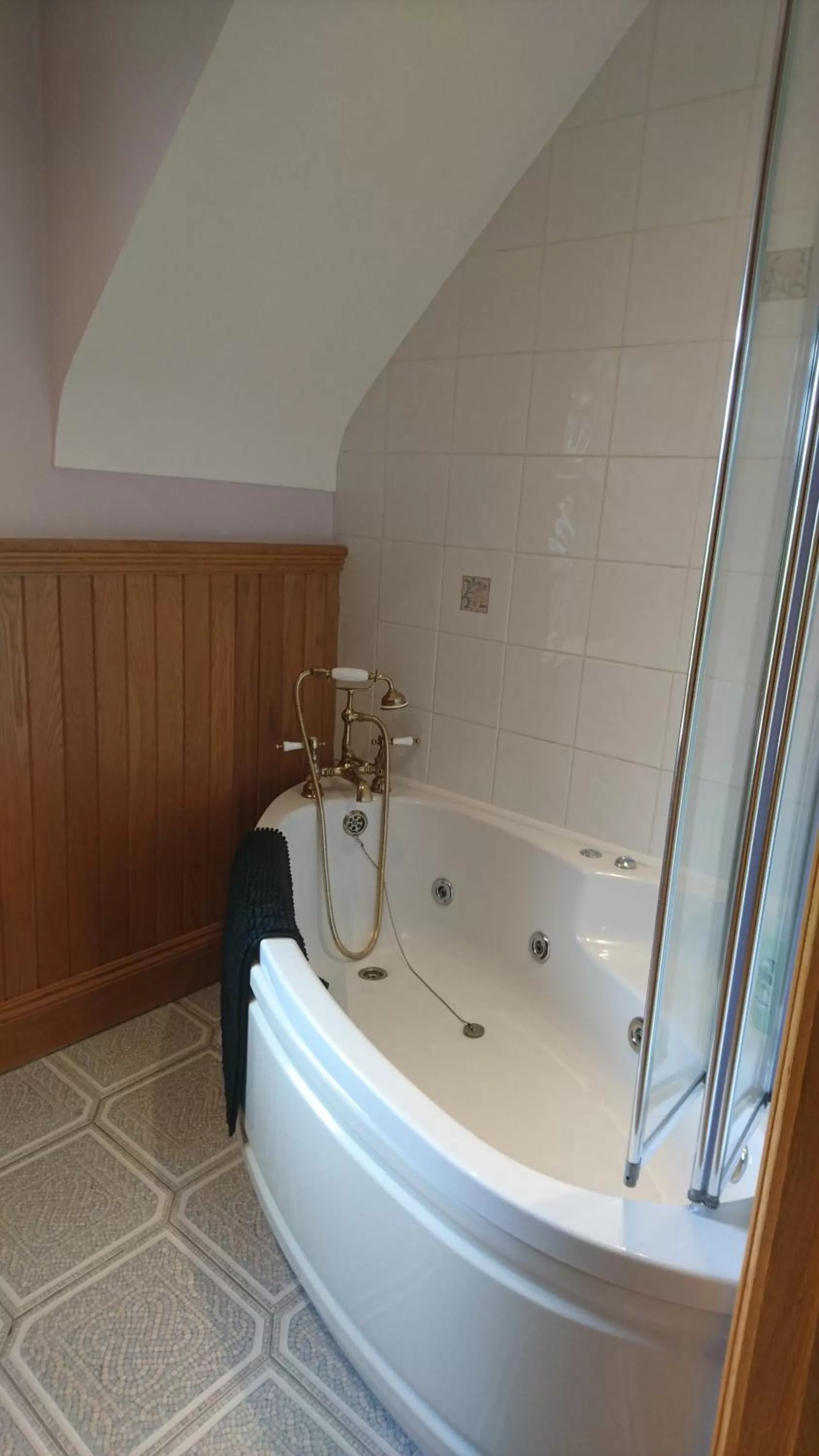 Bathroom in Rossclare Lodge