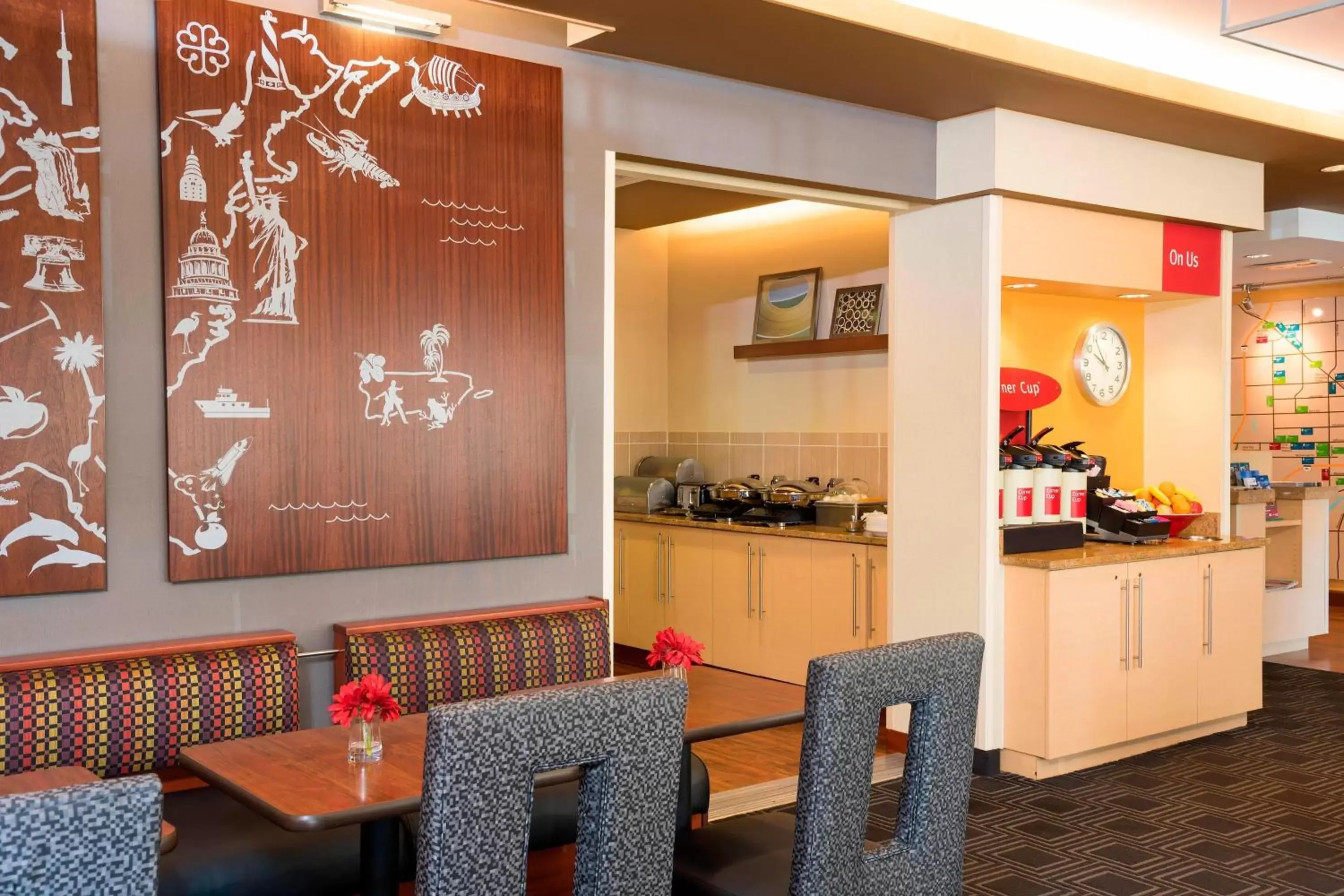 Breakfast, Restaurant/Places to Eat in TownePlace Suites Joliet South