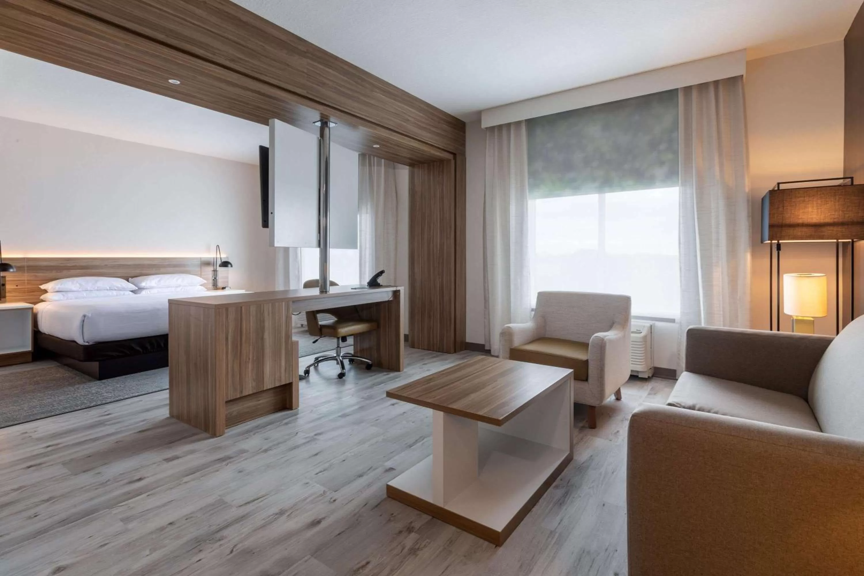 Deluxe King Room Mobility Accessible, Roll-In Shower, Non-Smoking in Wyndham Garden Orlando Airport